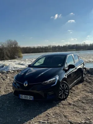 Renault Clio E-tech hybride 1.6 140cv