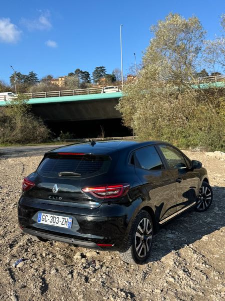 Renault Clio E-tech hybride 1.6 140cv