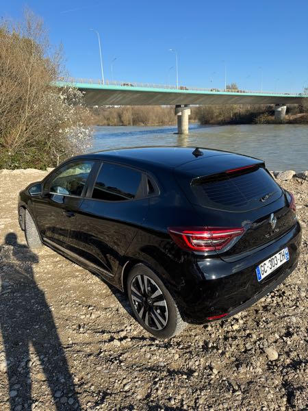 Renault Clio E-tech hybride 1.6 140cv