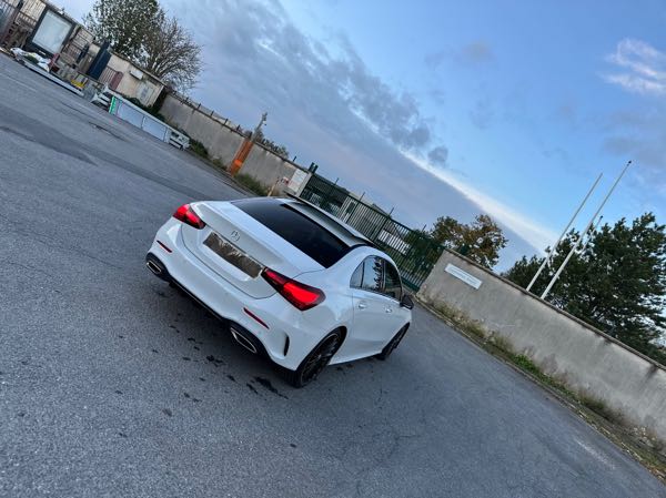 Mercedes-Benz Classe A IV BERLINE 180 D BUSINESS LINE 8G-DCT