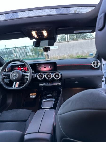 Mercedes-Benz Classe A IV BERLINE 180 D BUSINESS LINE 8G-DCT