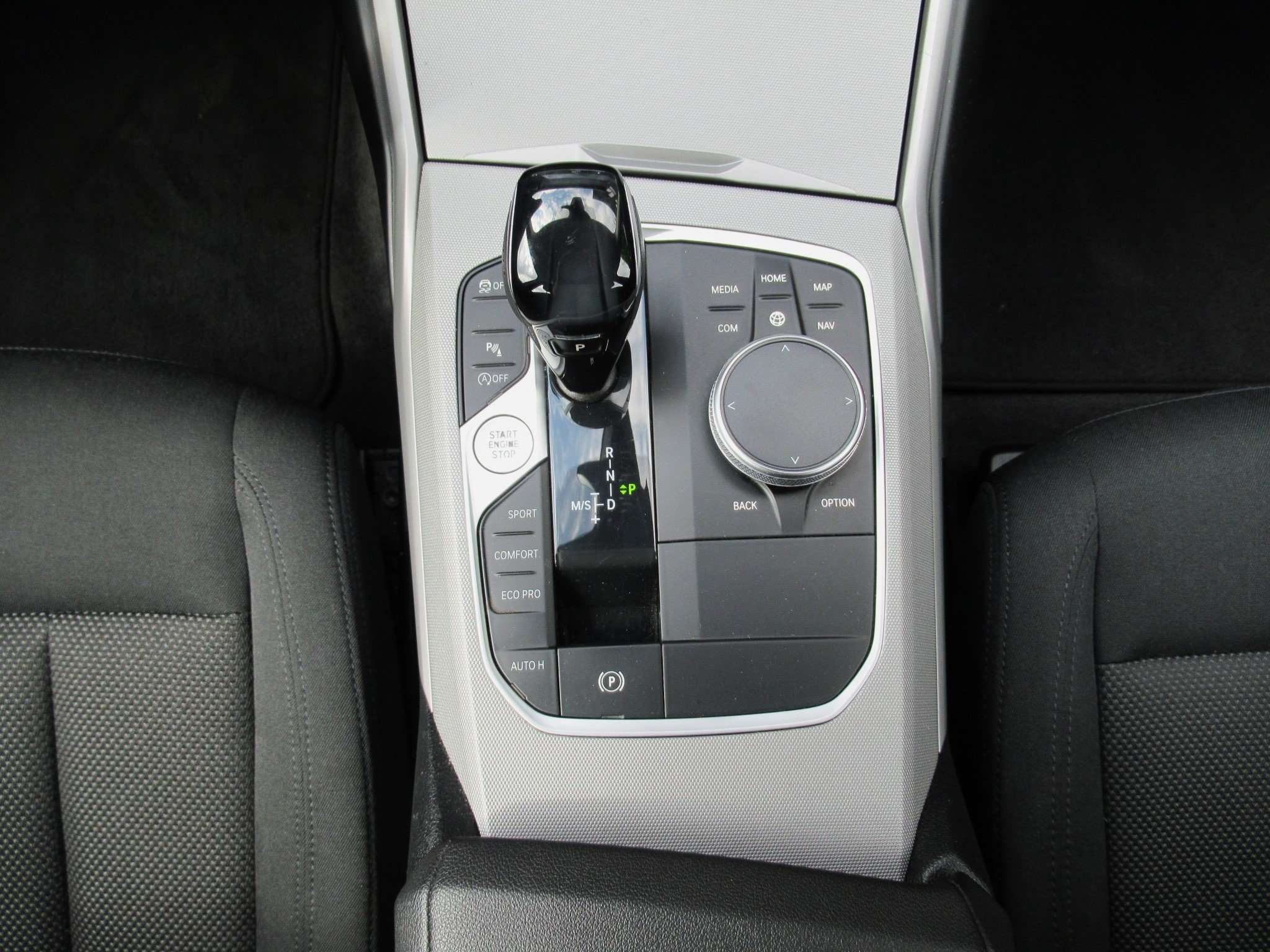 BMW 318 i Touring Aut. Advantage-Navi-Airco-Cruise-PDC