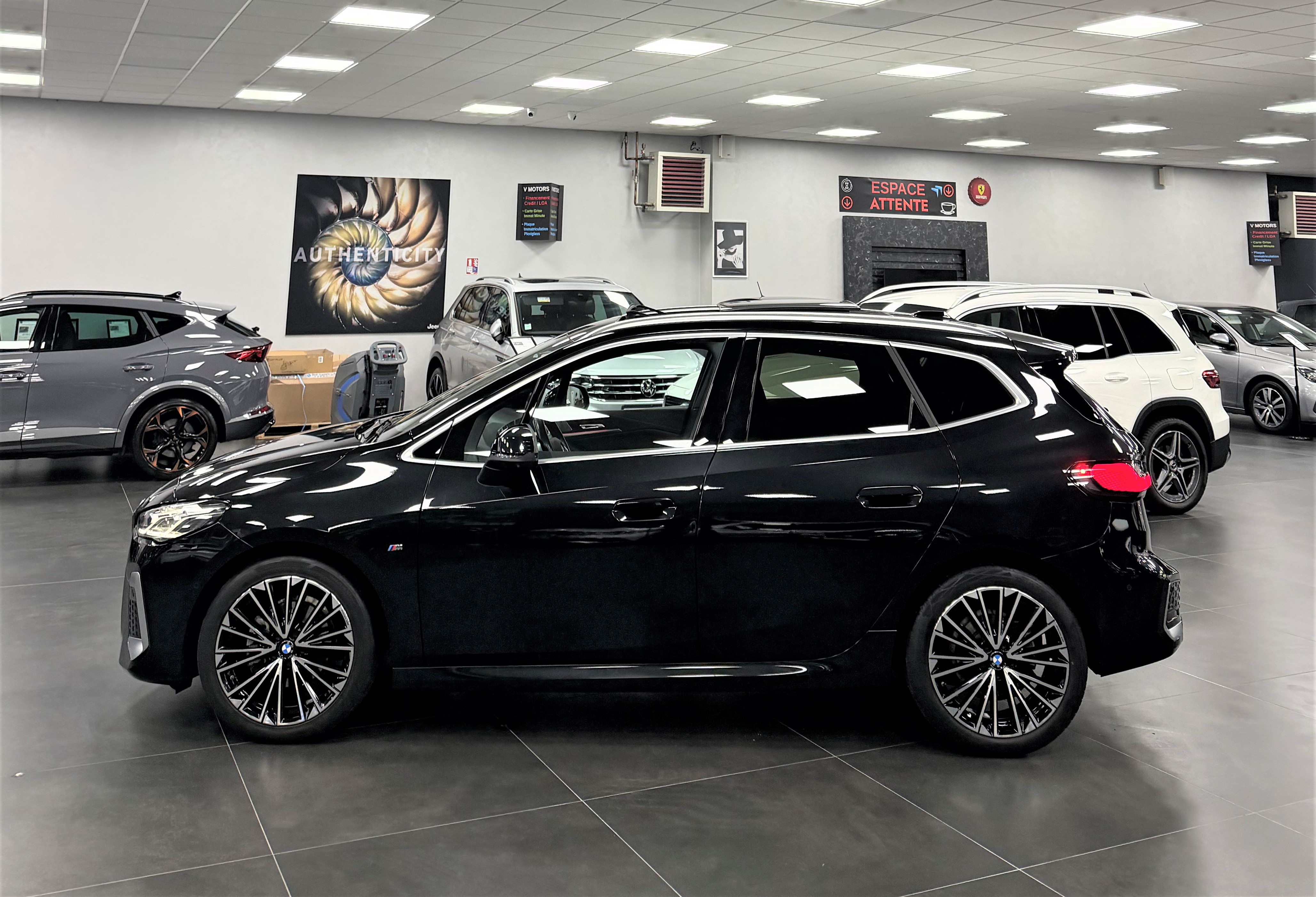 Bmw Serie 2 Active Tourer 218i M Sport Performance Pano HUD..1er Proprio