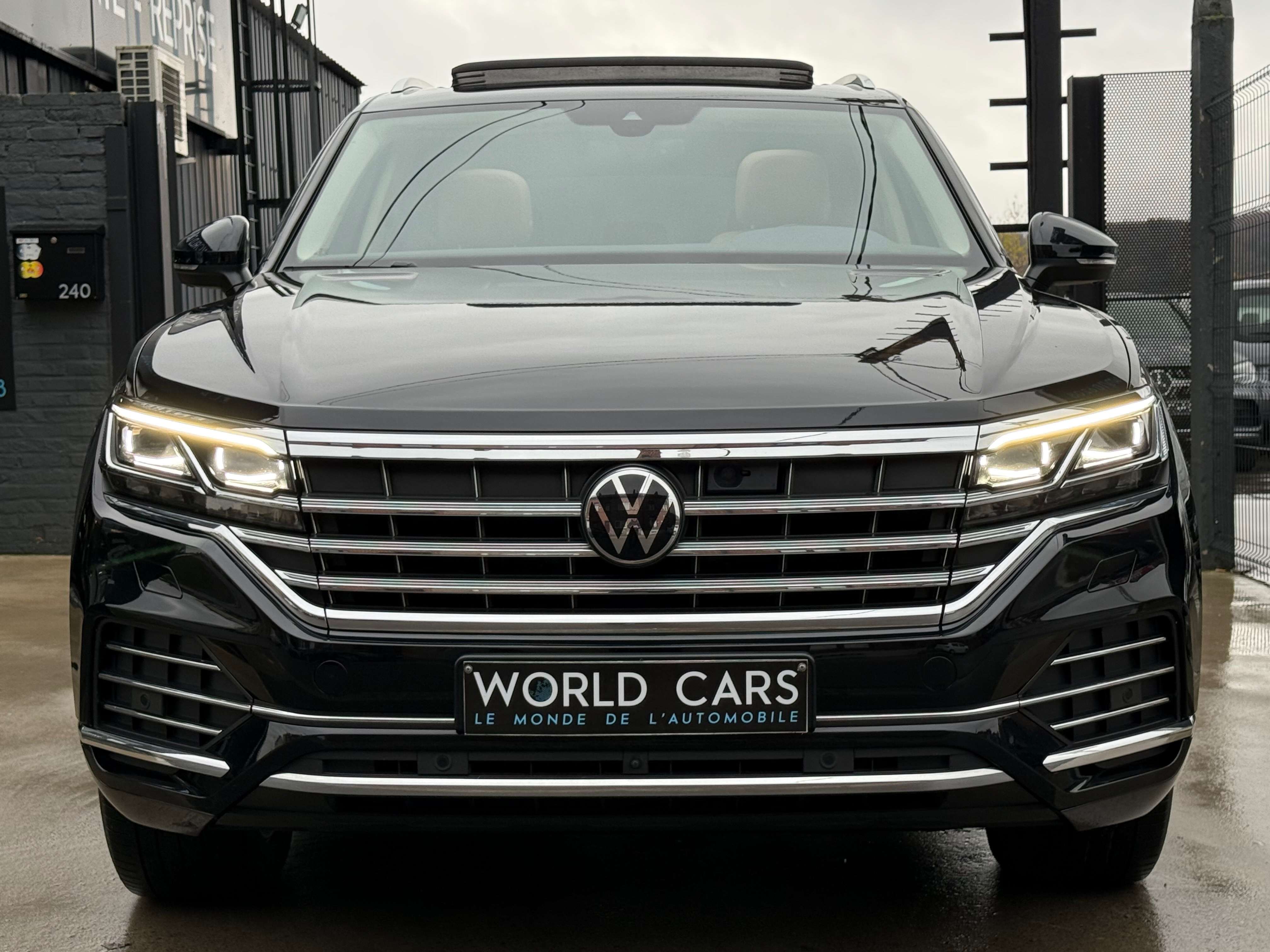 Volkswagen Touareg 3.0TDi V6 4MOTION PANO DISTRO PNEUMATIC CAM360°