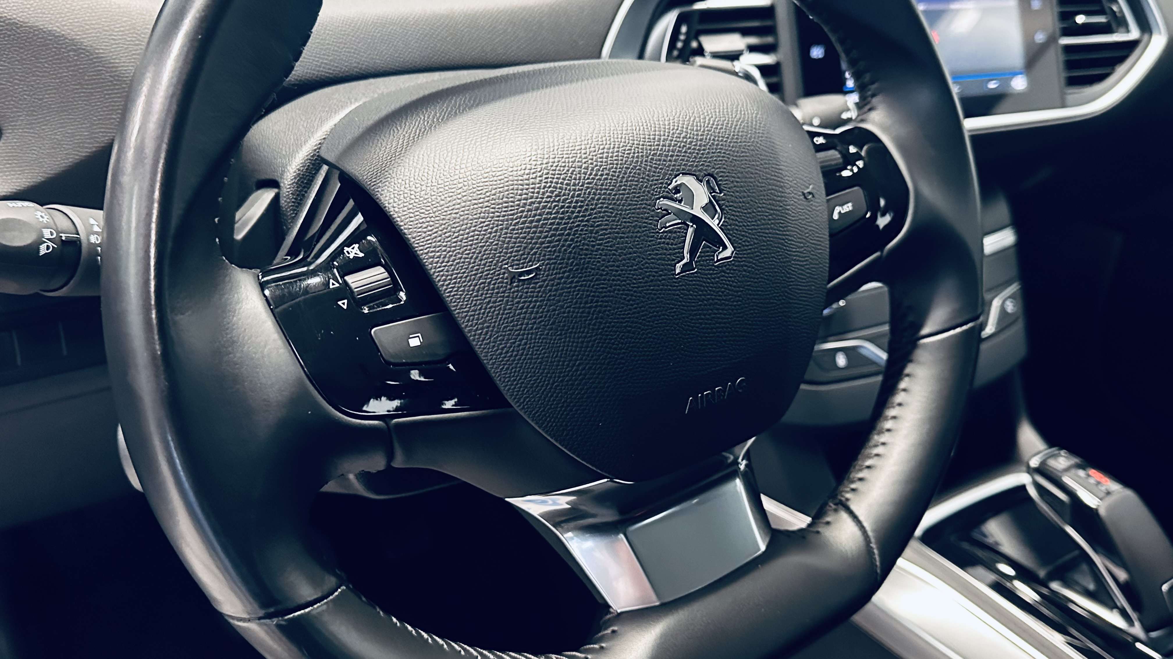 Peugeot 308 SW 1.2 VIRTUAL COCKPIT NAVI CAMERA CLIM JA16 LED