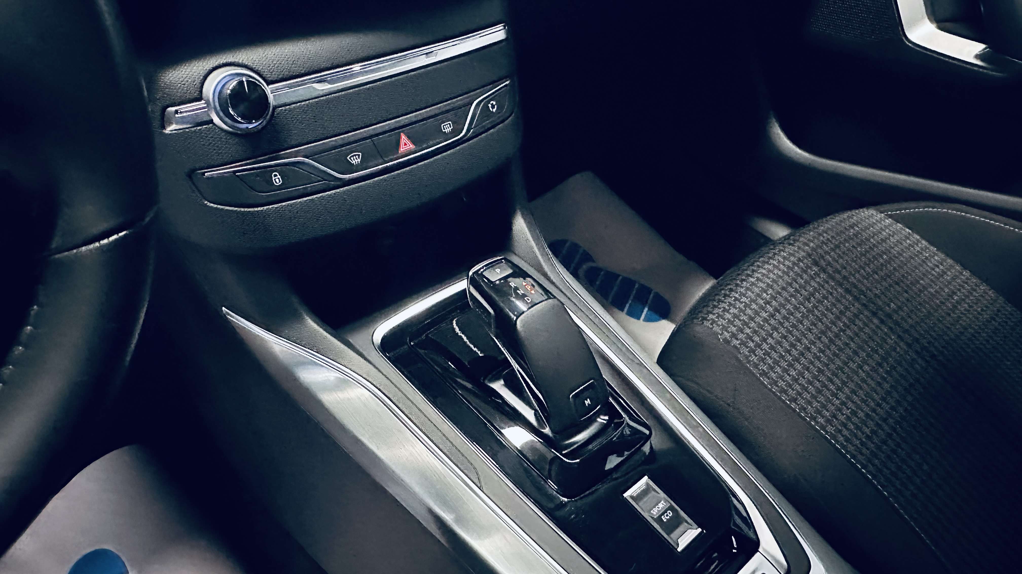 Peugeot 308 SW 1.2 VIRTUAL COCKPIT NAVI CAMERA CLIM JA16 LED