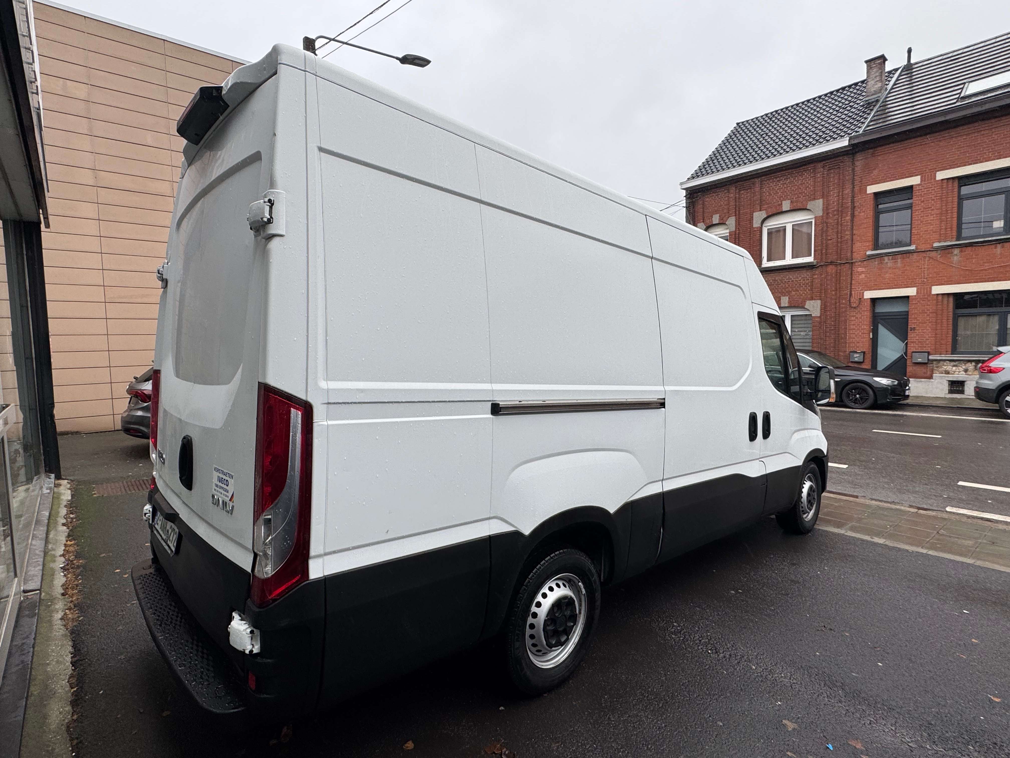 Iveco Daily 35C13SV 2.3 Turbo 3place Airco