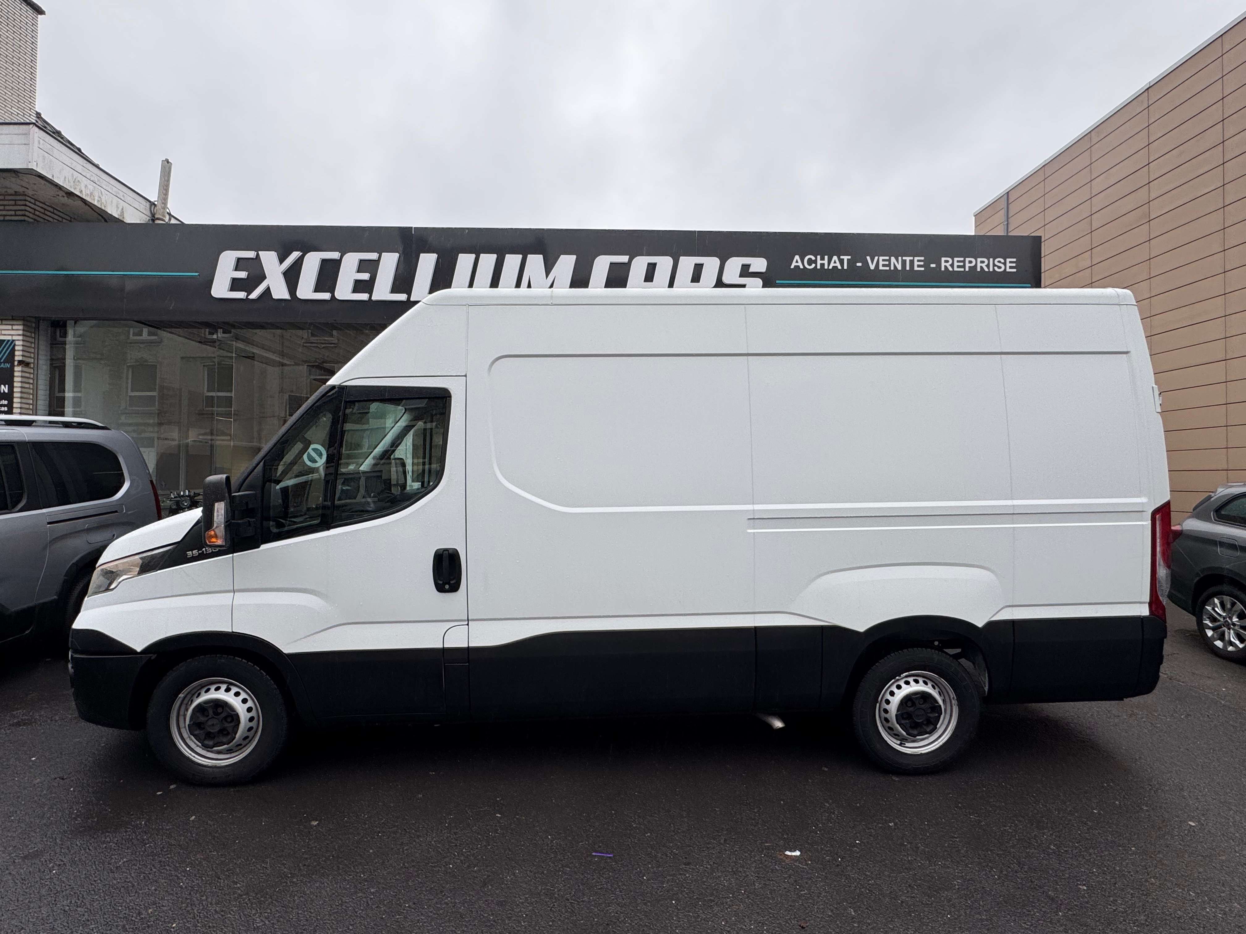 Iveco Daily 35C13SV 2.3 Turbo 3place Airco