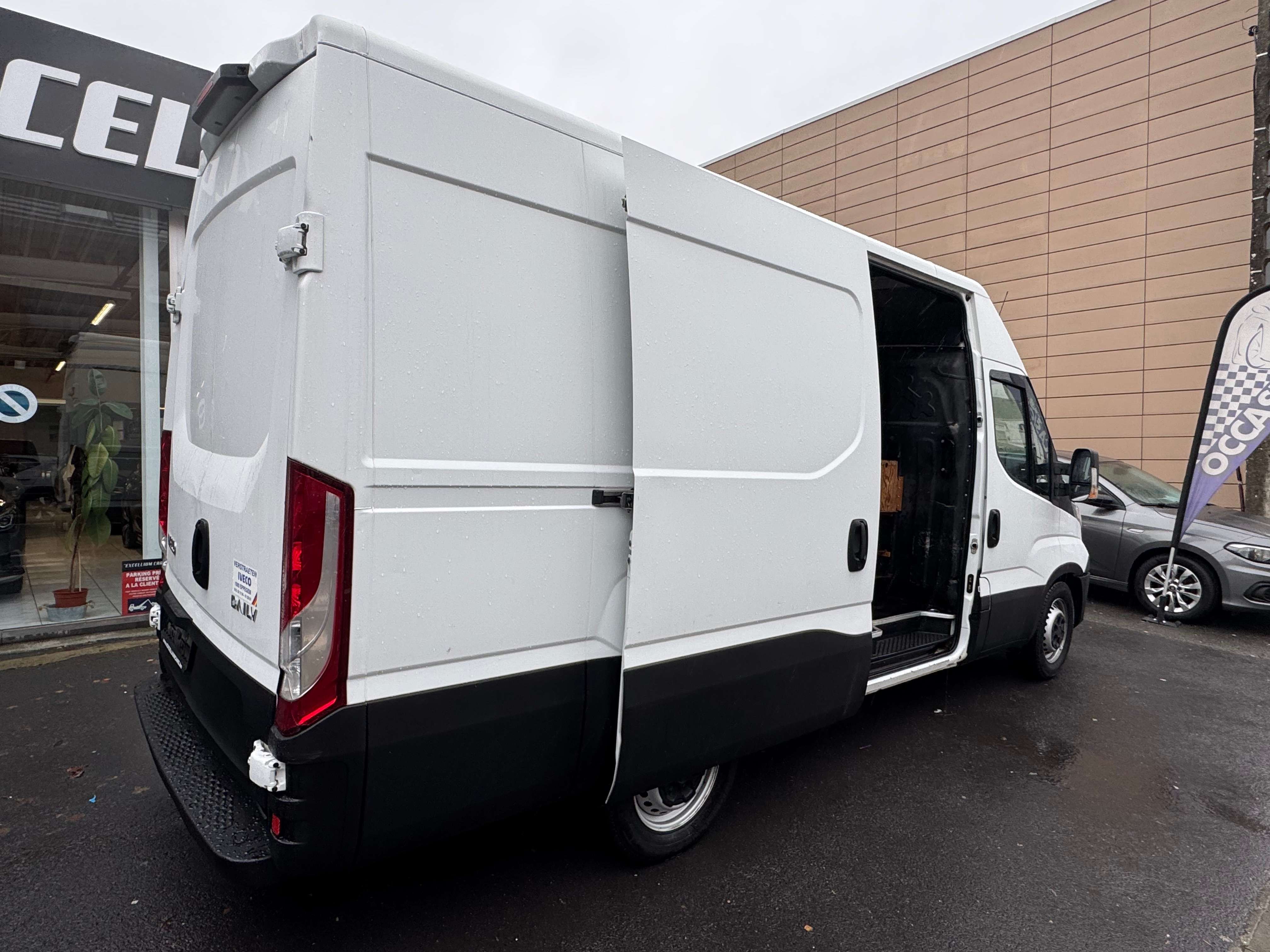 Iveco Daily 35C13SV 2.3 Turbo 3place Airco