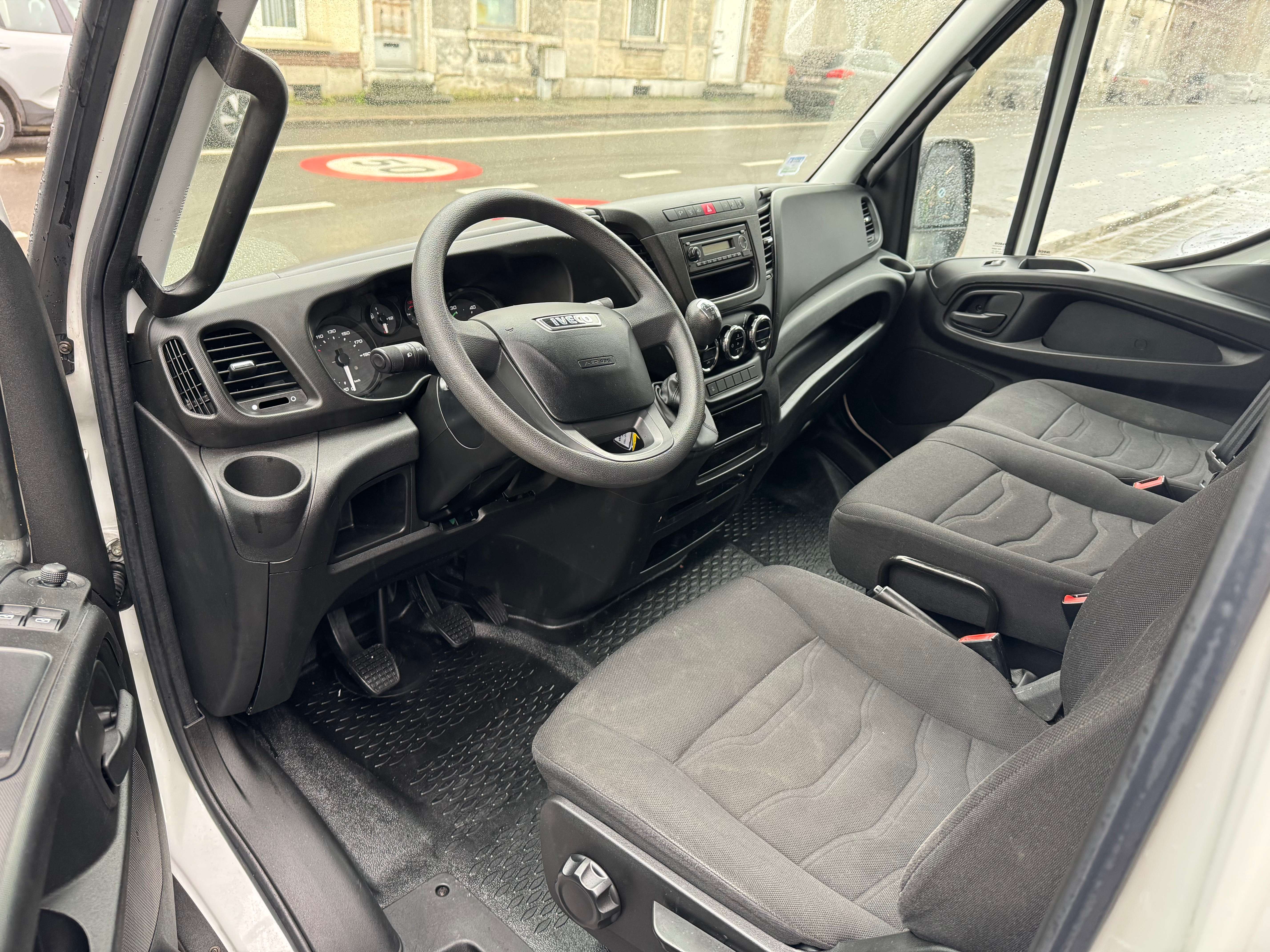 Iveco Daily 35C13SV 2.3 Turbo 3place Airco