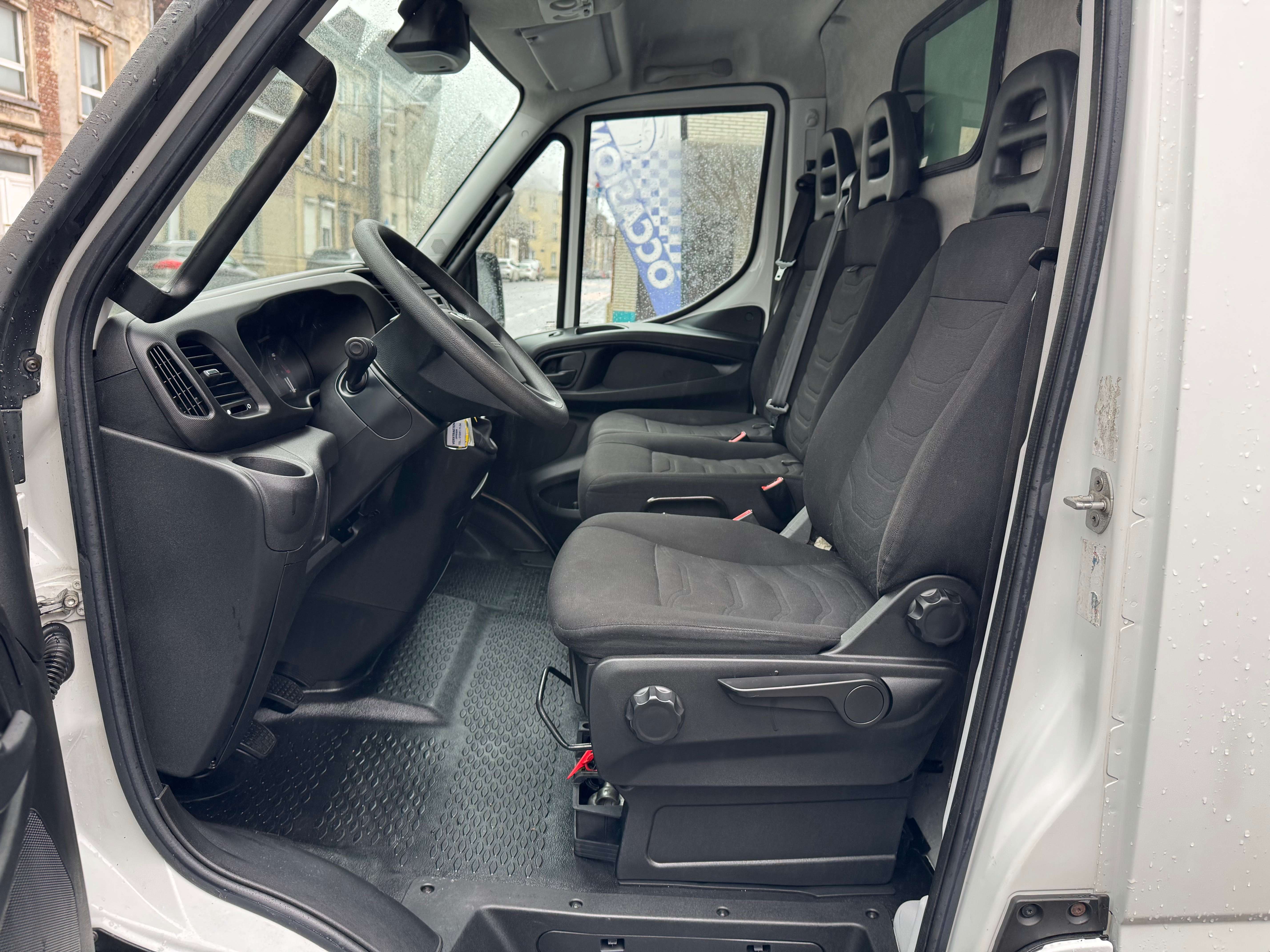 Iveco Daily 35C13SV 2.3 Turbo 3place Airco