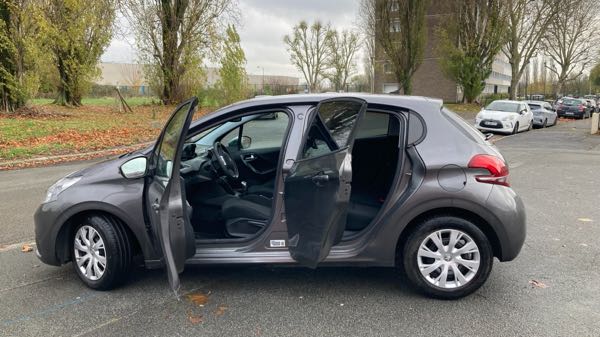 Peugeot 208 (2) 1.2 PURETECH 82 SIGNATURE 5P
