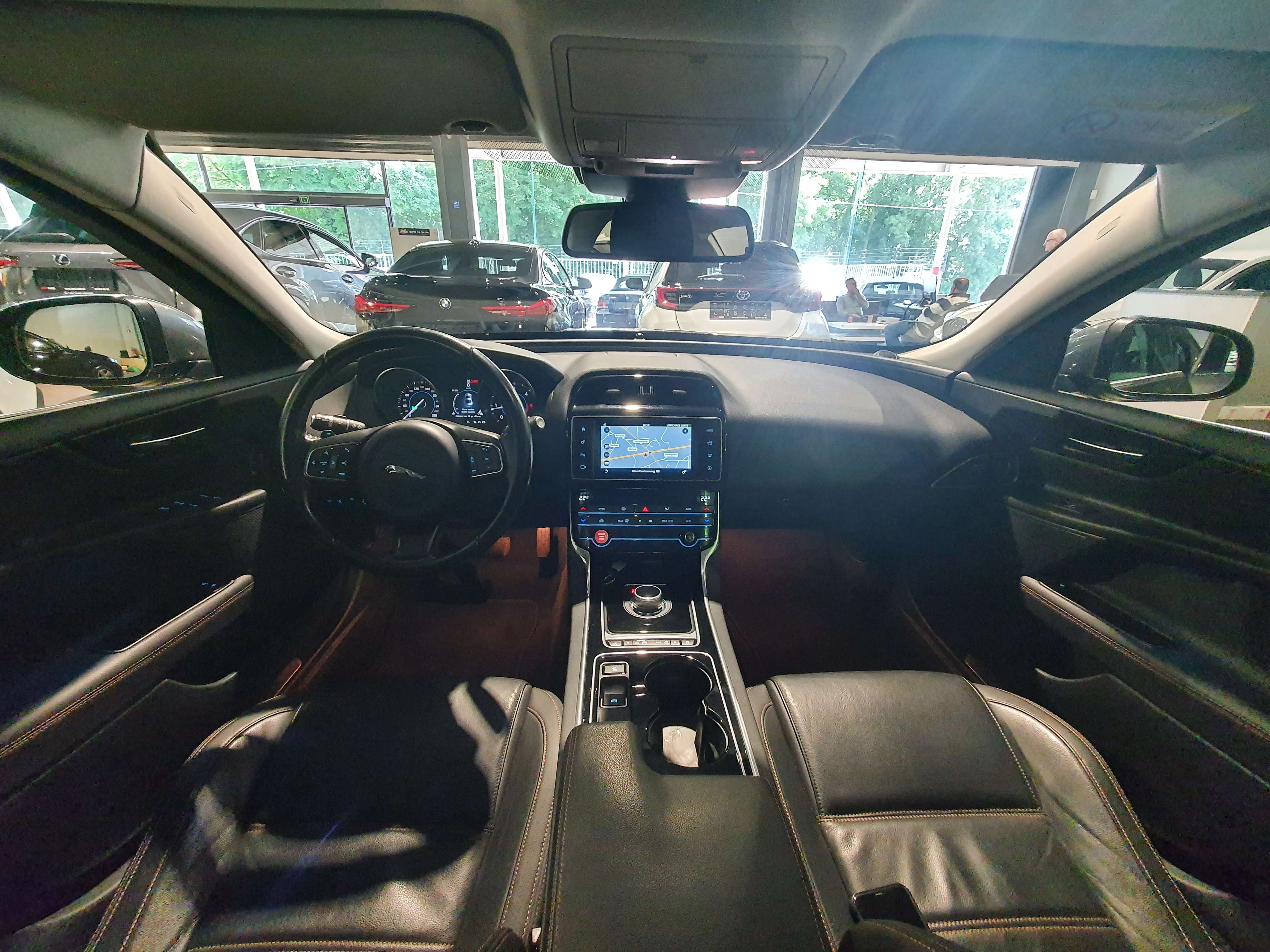 Jaguar XE 2.0 D E-prestige