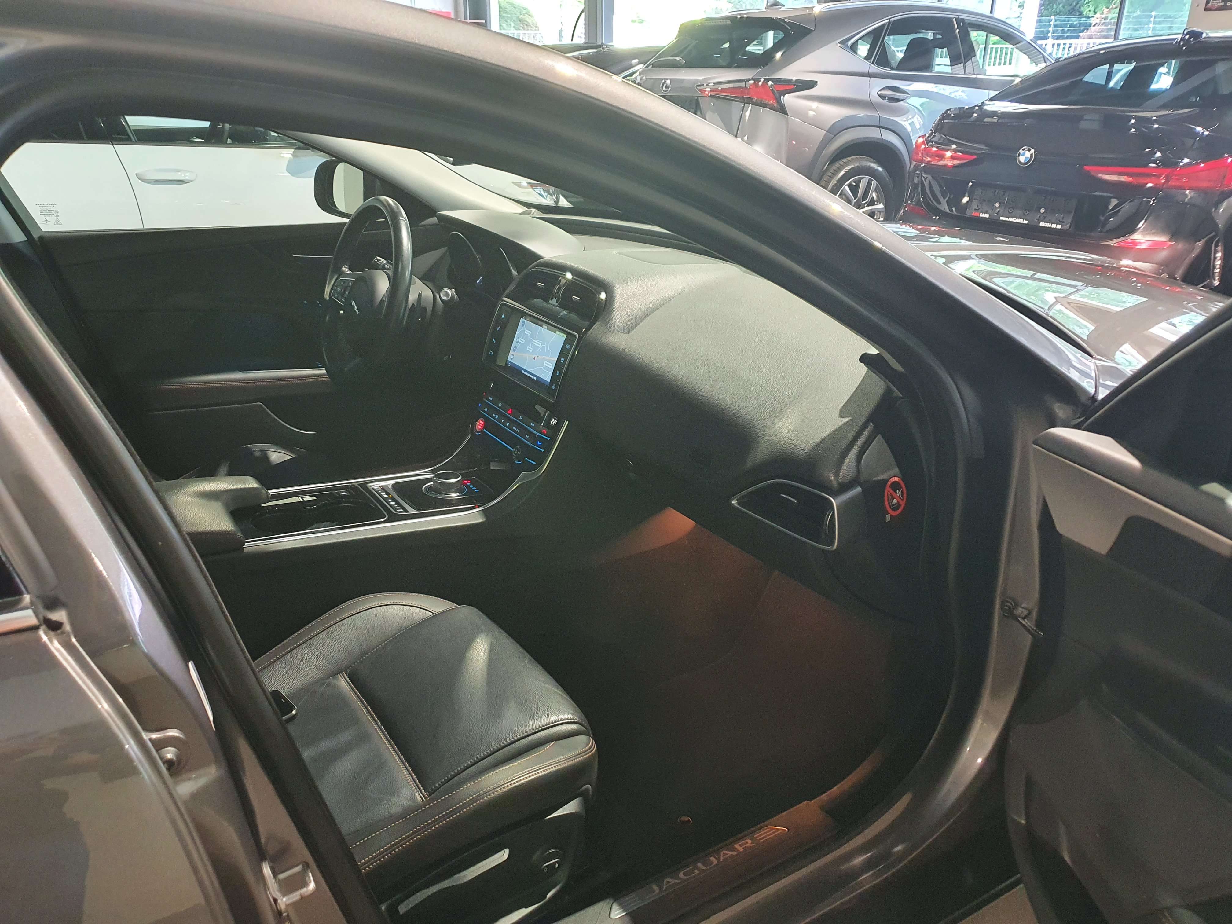 Jaguar XE 2.0 D E-prestige