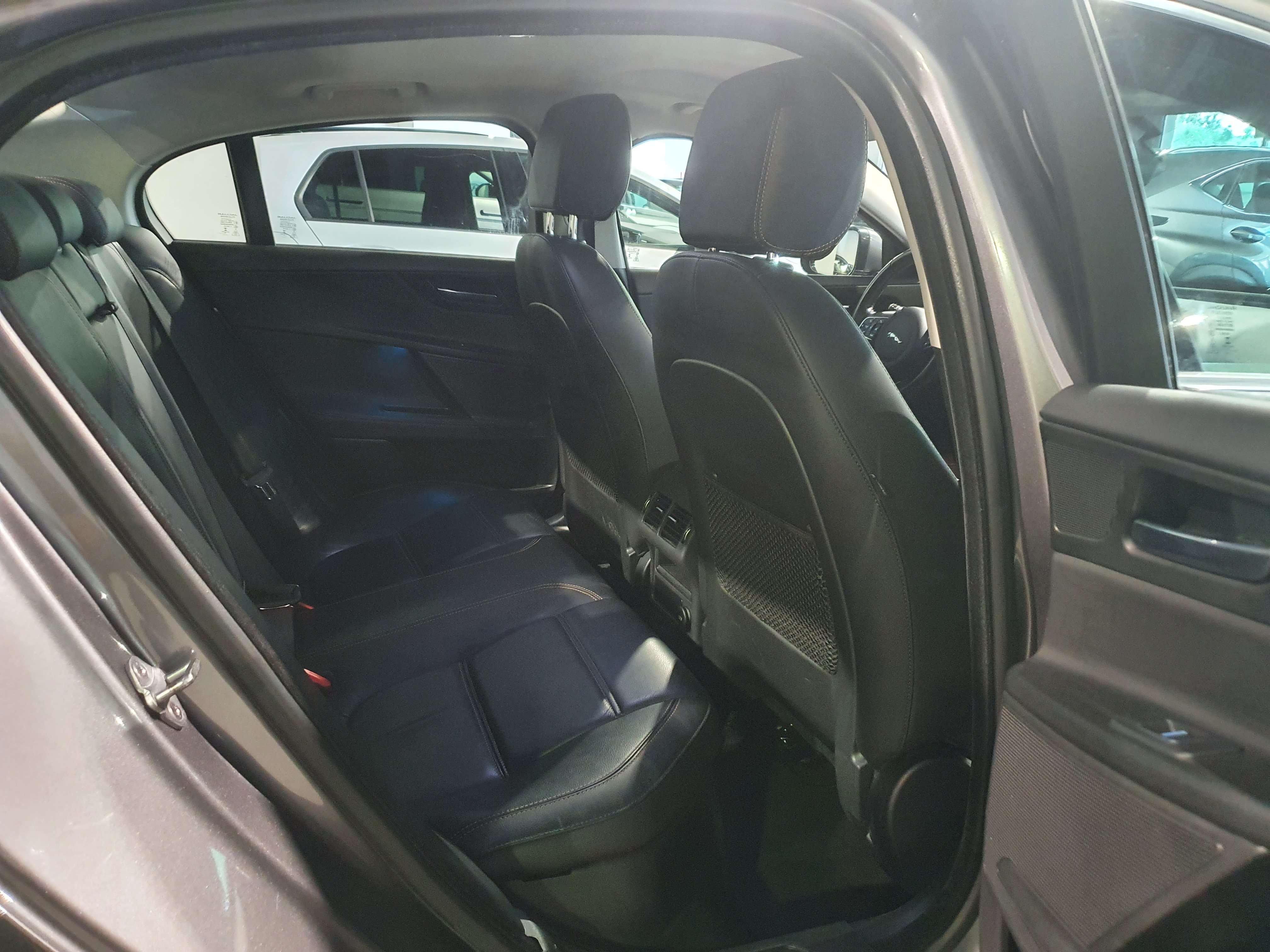 Jaguar XE 2.0 D E-prestige