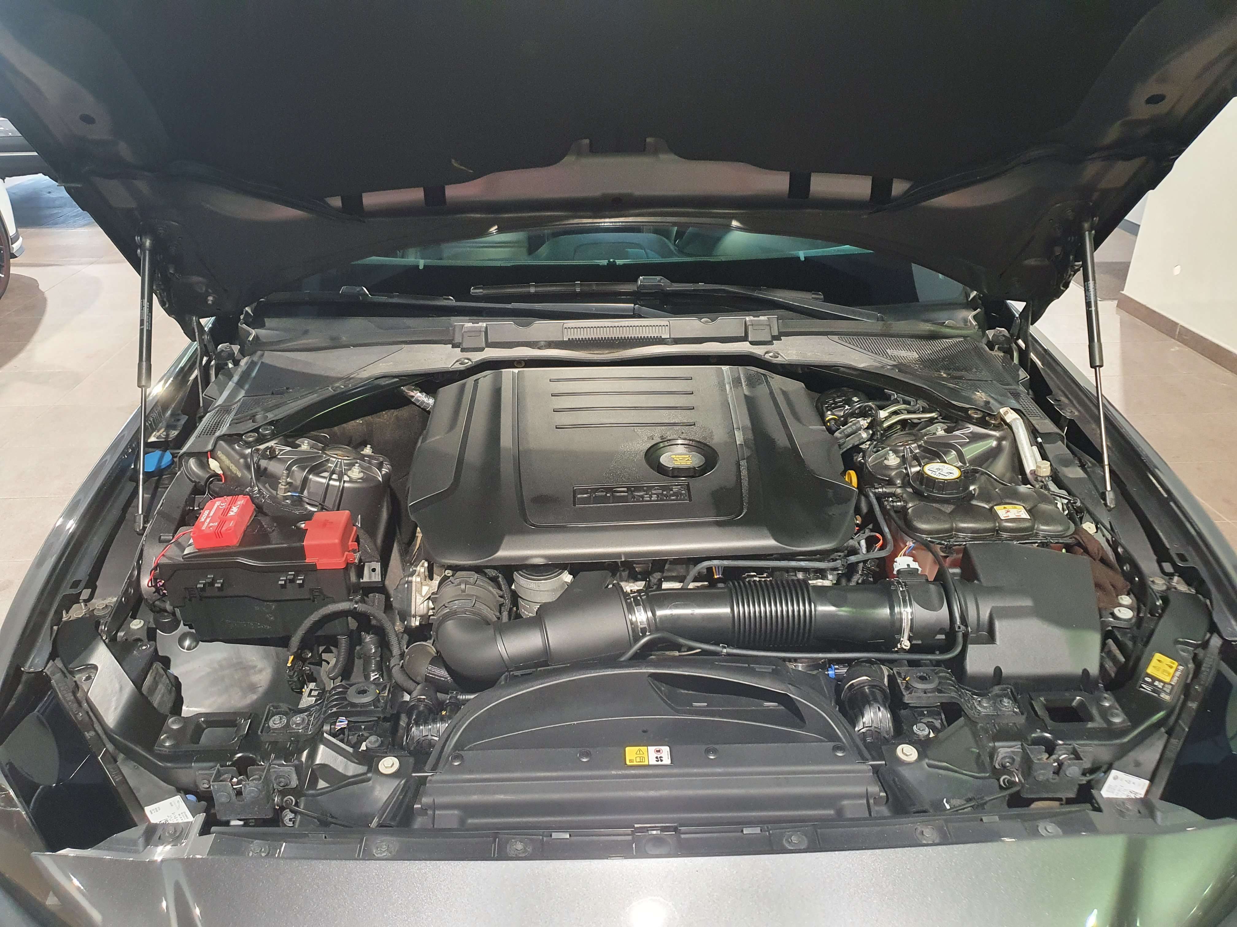 Jaguar XE 2.0 D E-prestige