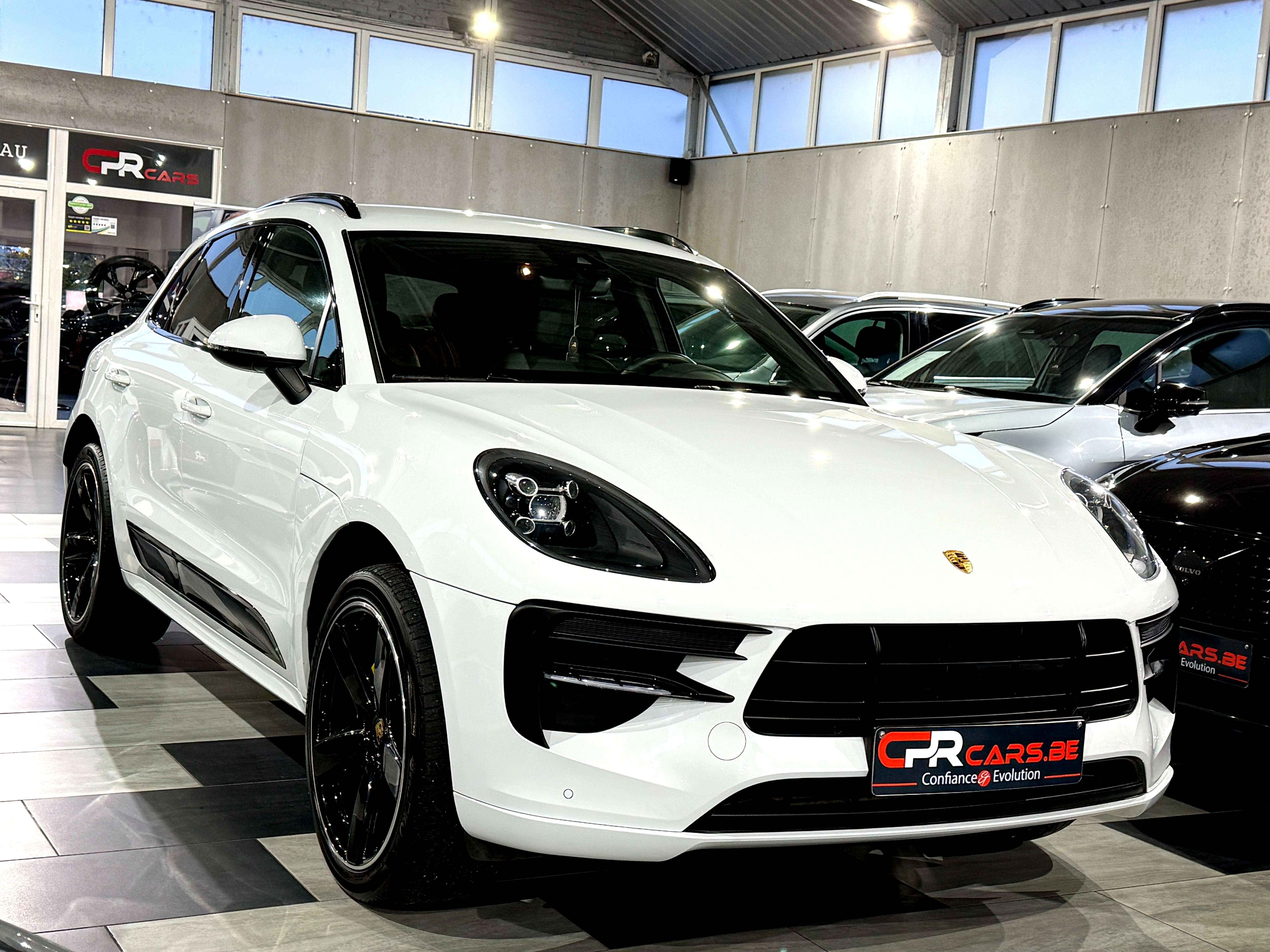 Porsche Macan 2.0 Turbo PDK Sport Design 1e Main Etat Neuf