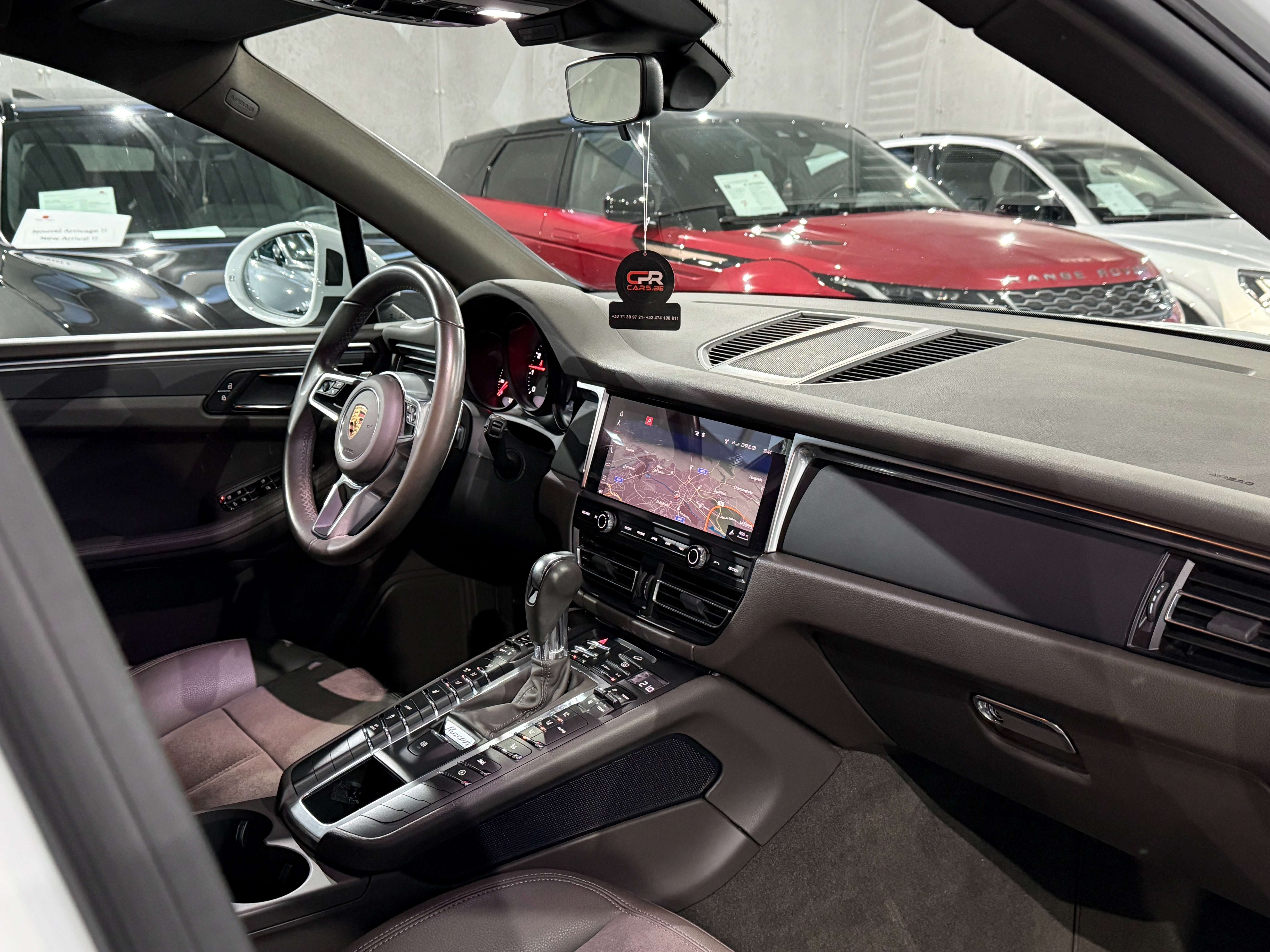 Porsche Macan 2.0 Turbo PDK Sport Design 1e Main Etat Neuf