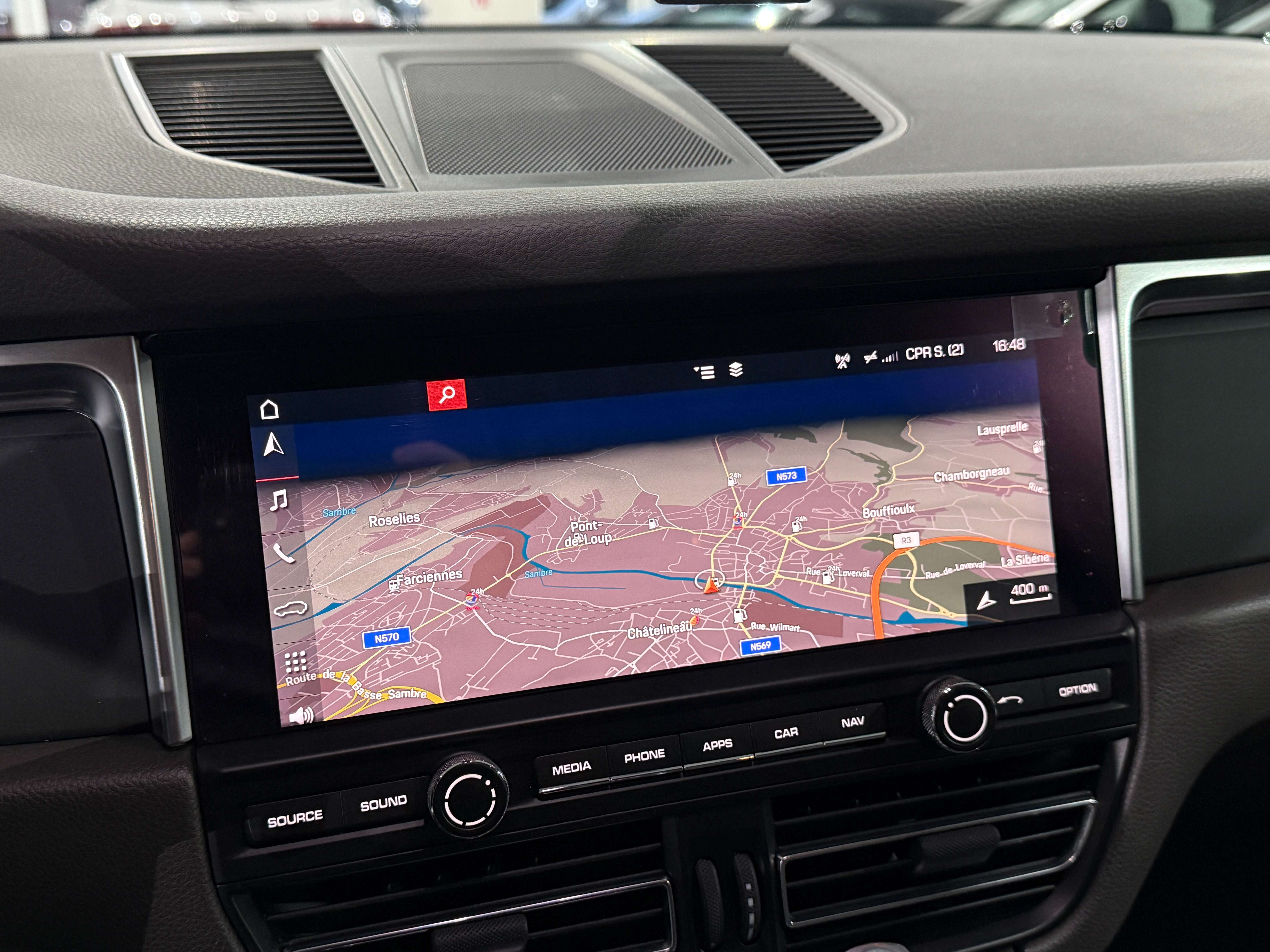 Porsche Macan 2.0 Turbo PDK Sport Design 1e Main Etat Neuf