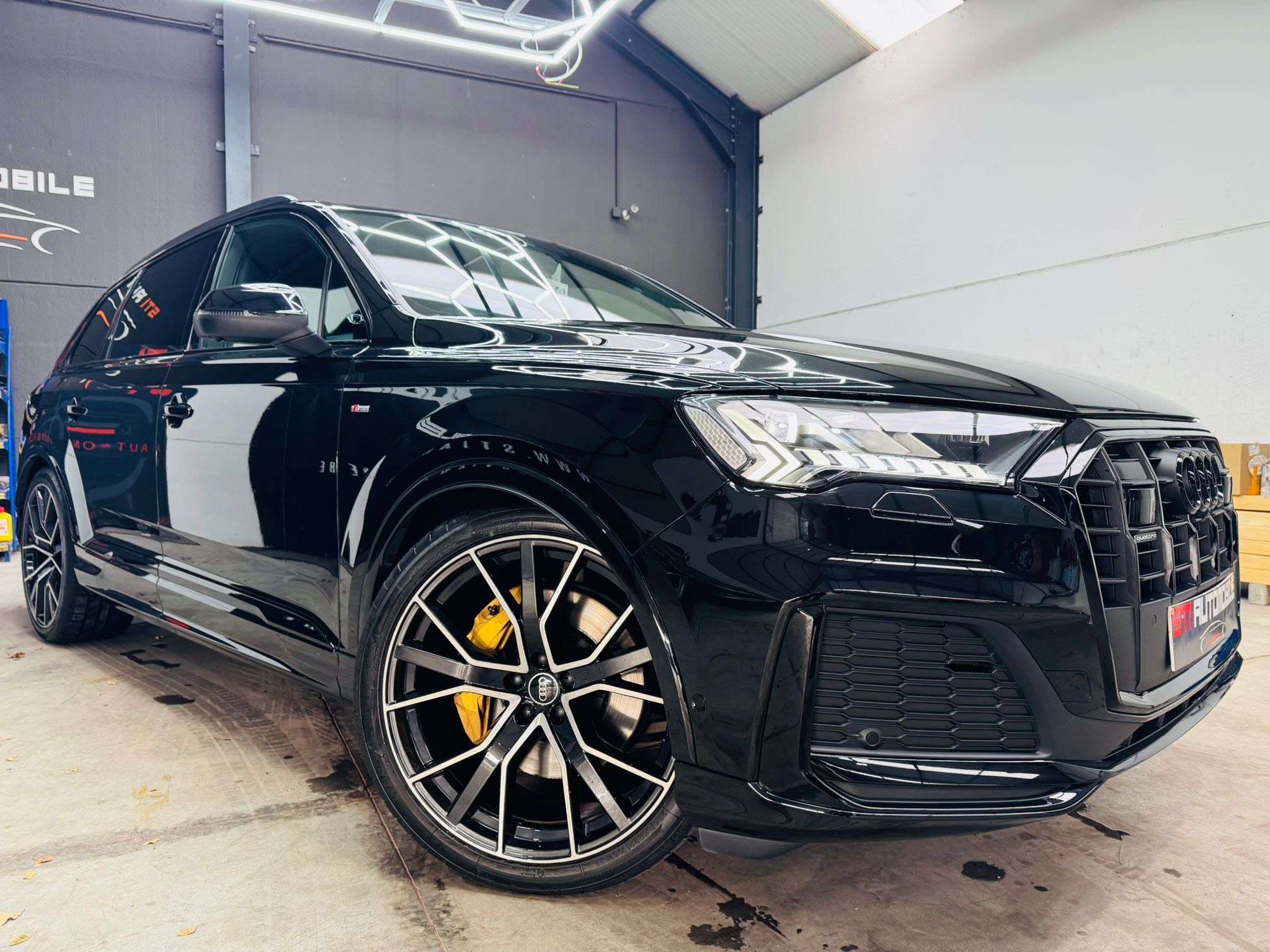 Audi Q7 Quattro  FULL S line 7 PLACES