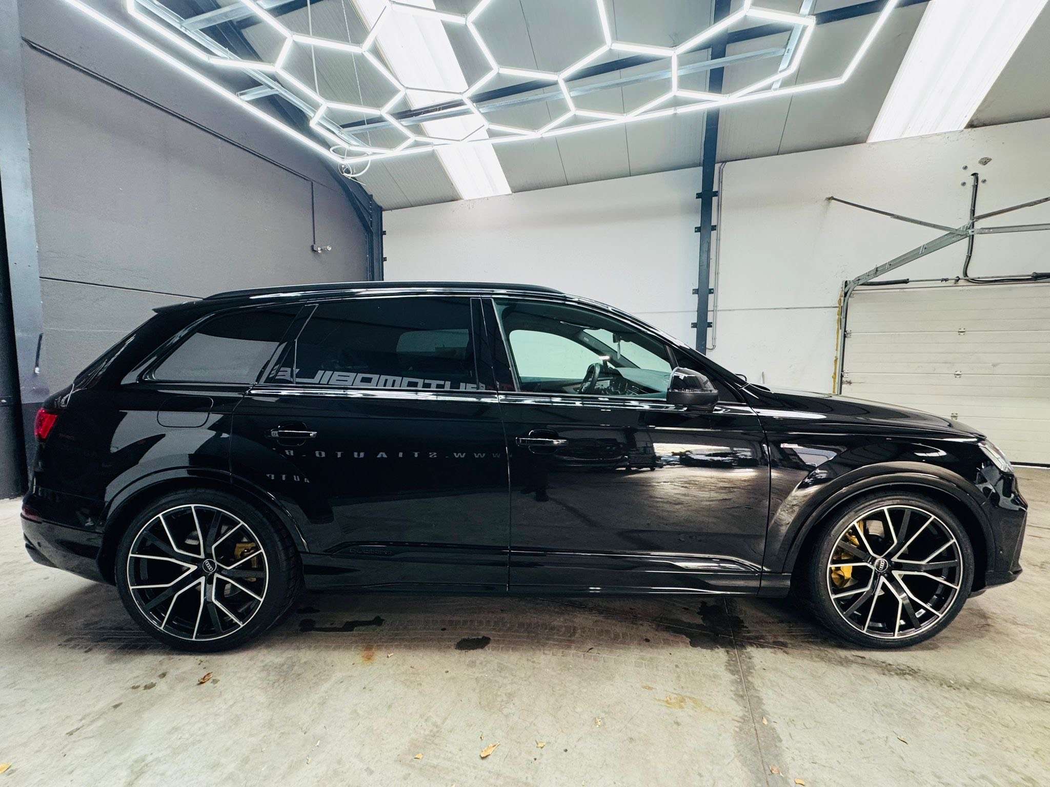 Audi Q7 Quattro  FULL S line 7 PLACES