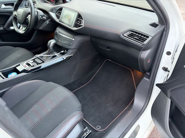 Peugeot 308 II (2) 1.6 BLUEHDI 120 S&amp;S GT LINE EAT6