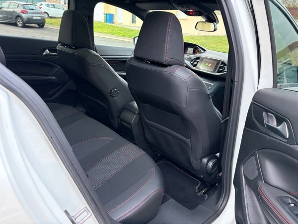 Peugeot 308 II (2) 1.6 BLUEHDI 120 S&amp;S GT LINE EAT6