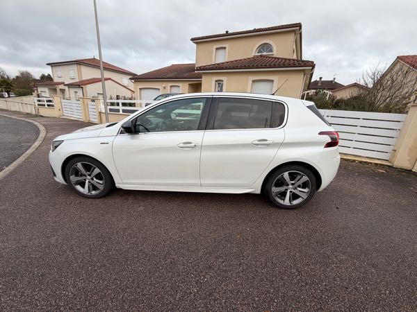 Peugeot 308 II (2) 1.6 BLUEHDI 120 S&amp;S GT LINE EAT6