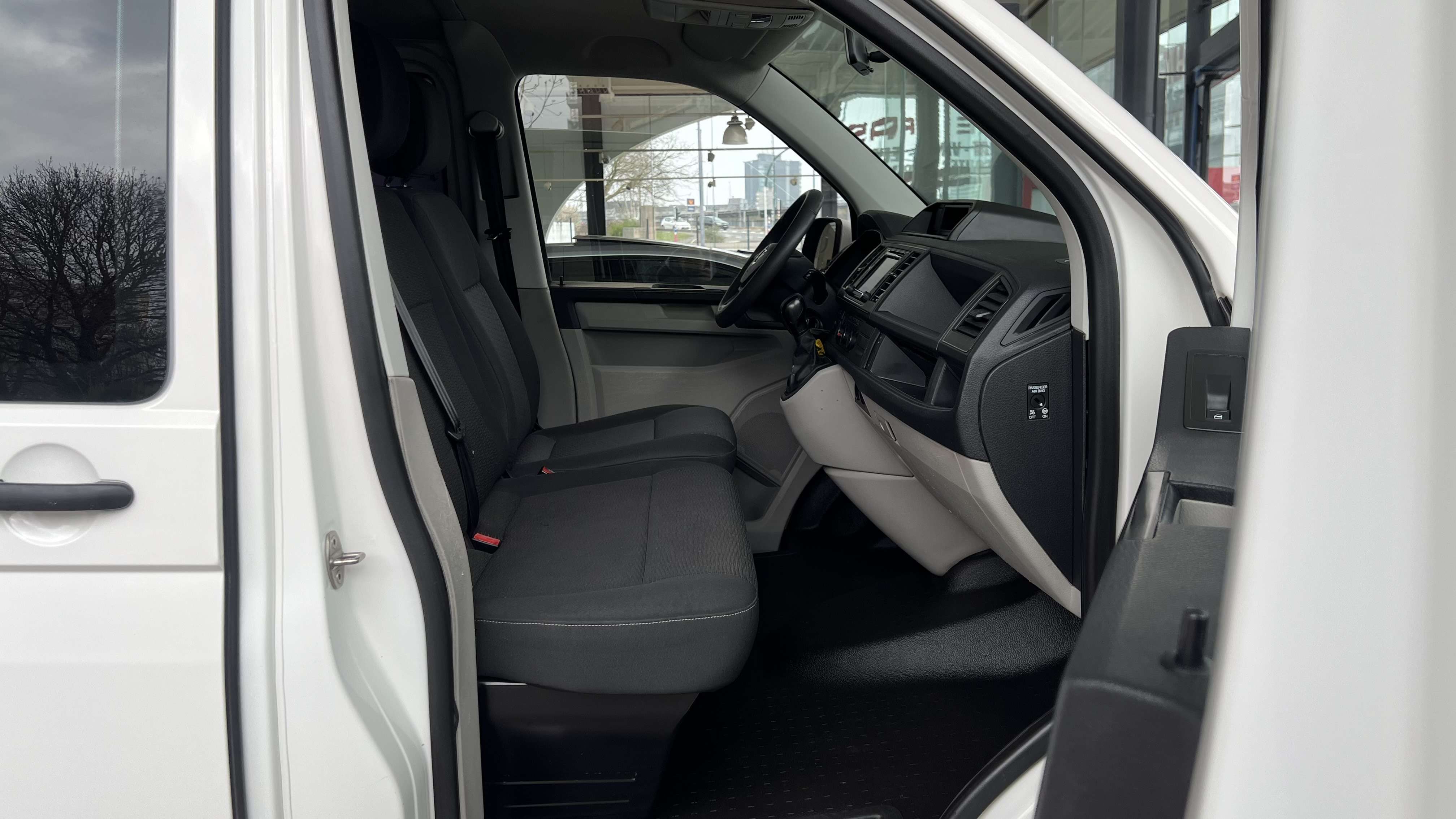 Volkswagen T6 Transporter Tiptronic 2.0 TDi 150cv (9PL) GPS-CLIM-WIFI-JA17
