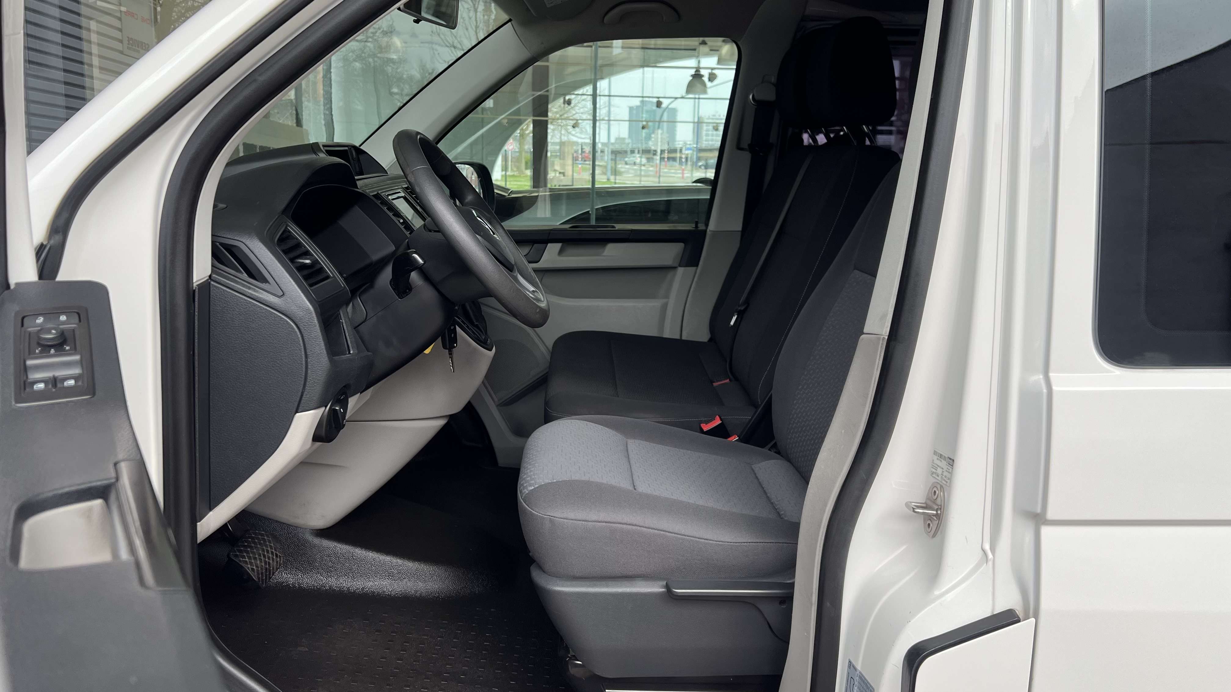 Volkswagen T6 Transporter Tiptronic 2.0 TDi 150cv (9PL) GPS-CLIM-WIFI-JA17