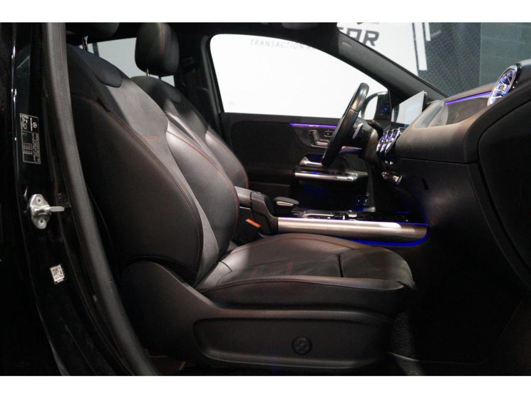 Mercedes-Benz Gla 250 e + Hybrid EQ Power - BV 8G-DCT AMG LINE Toit ouvrant 2 ème main