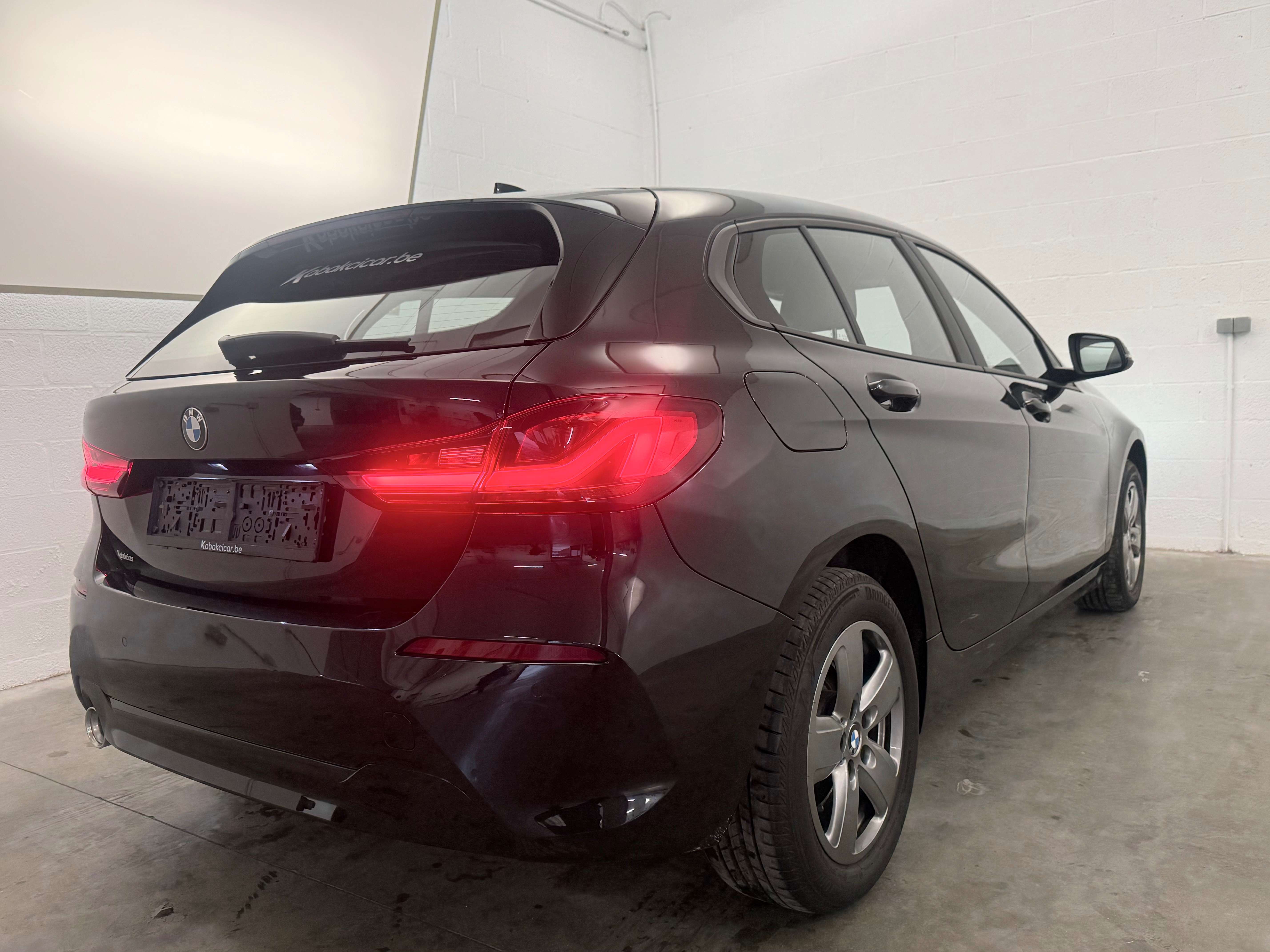BMW 118 118i / Navi / Radar / Etat neuf / Garantie 12 Mois
