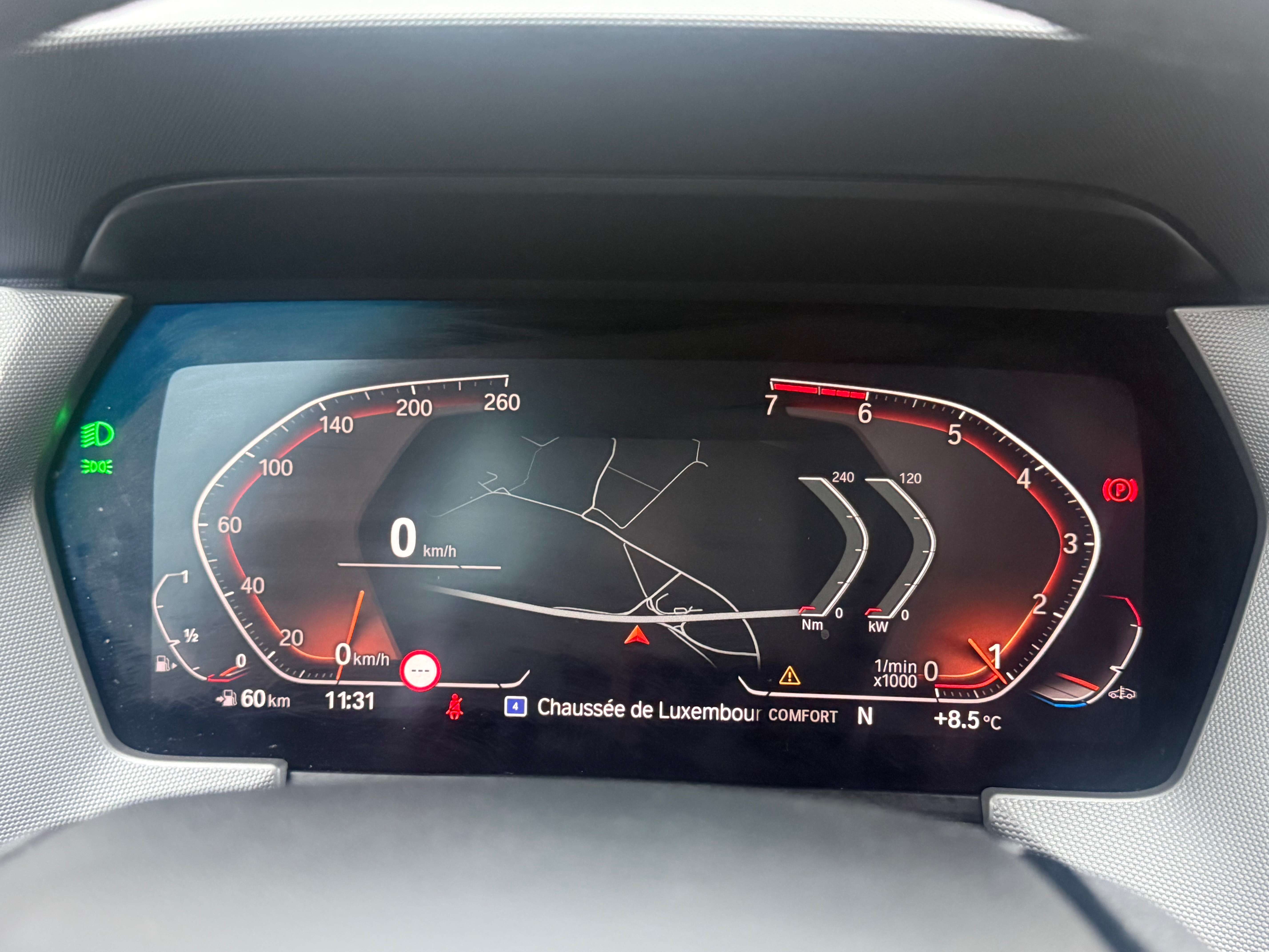 BMW 118 118i / Navi / Radar / Etat neuf / Garantie 12 Mois