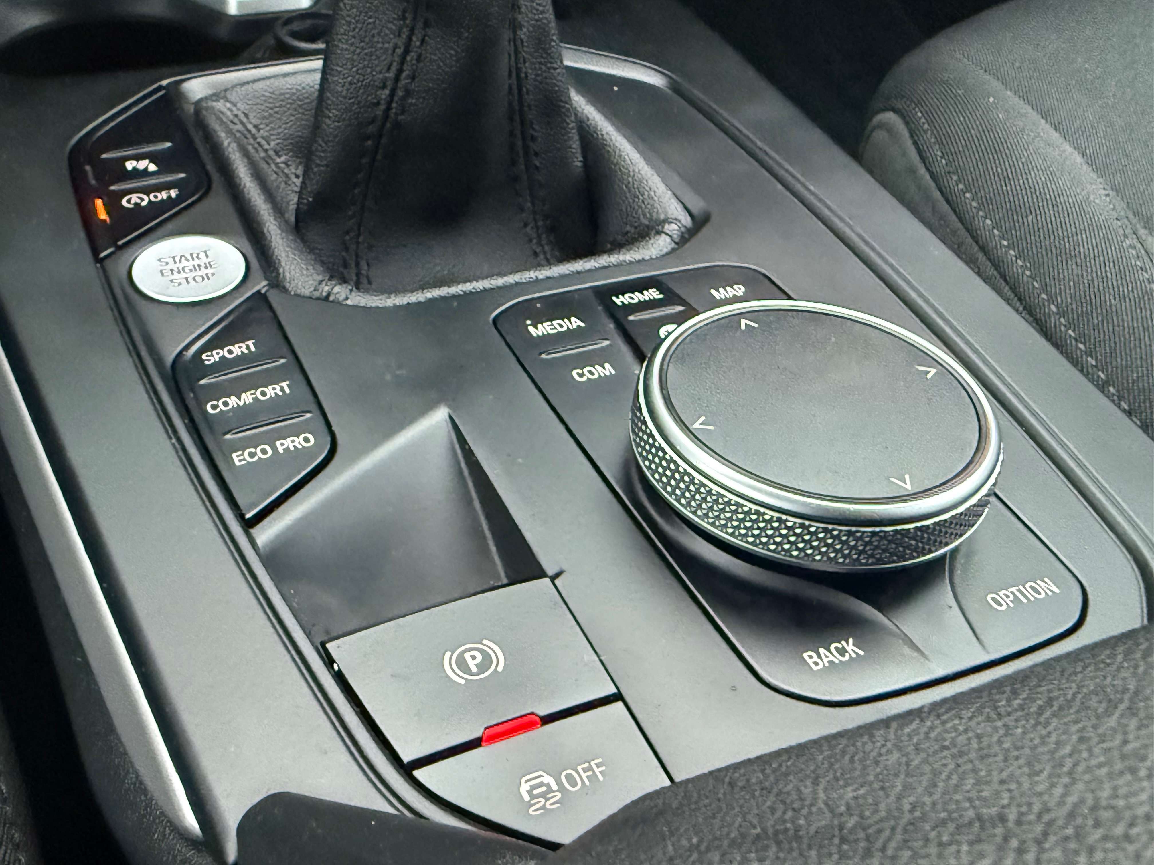 BMW 118 118i / Navi / Radar / Etat neuf / Garantie 12 Mois