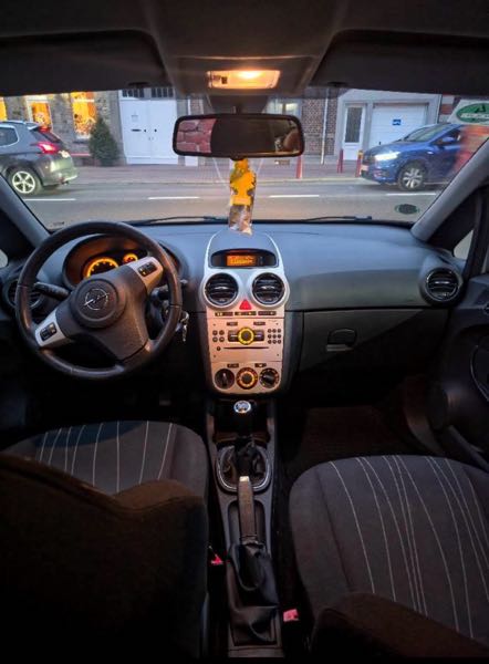 Opel Corsa V 1.2 70 ESSENTIA 5P
