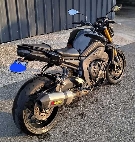 YAMAHA FZ8