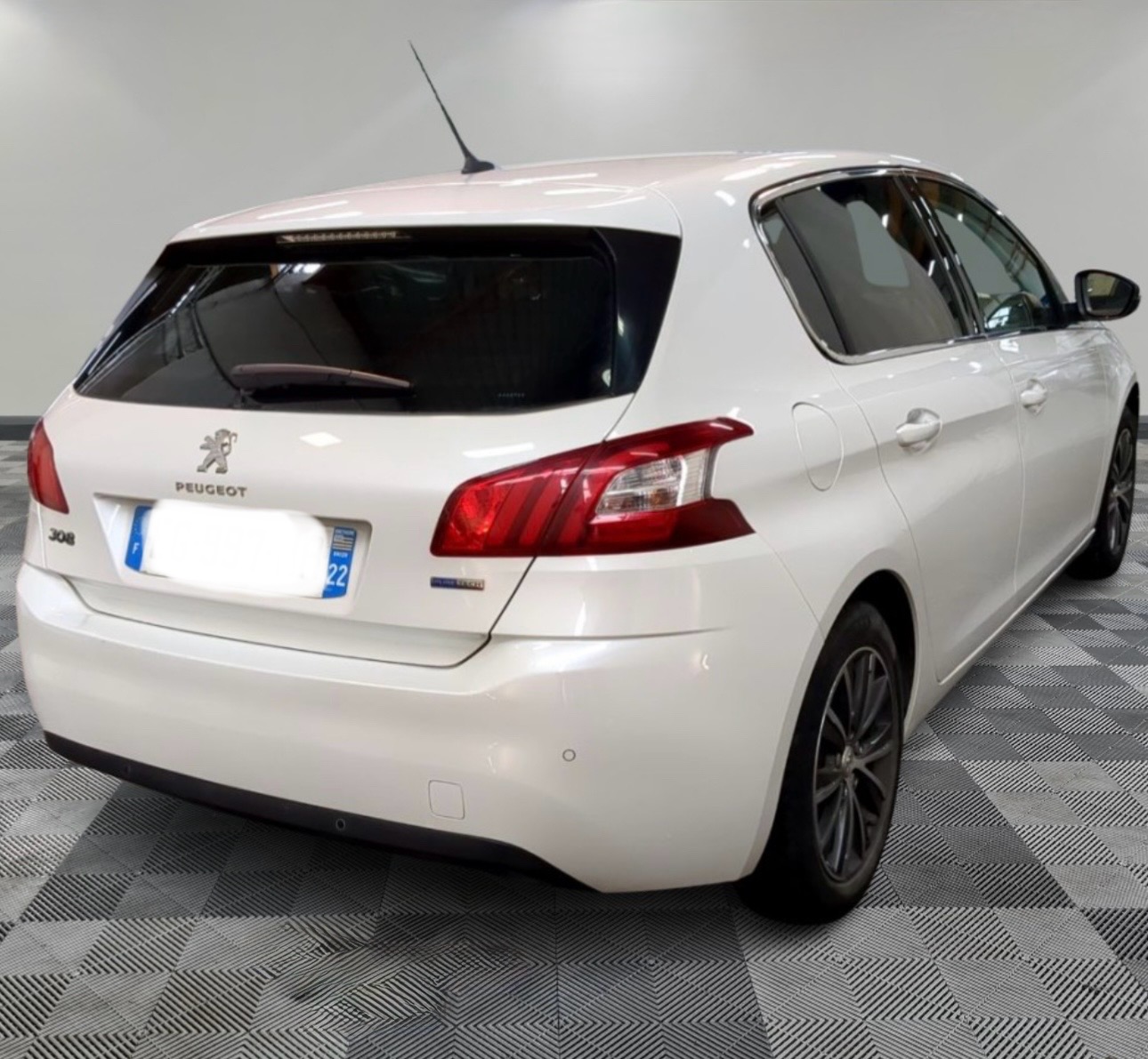 Peugeot 308 II 1.2 PURETECH 130 S&amp;S ALLURE