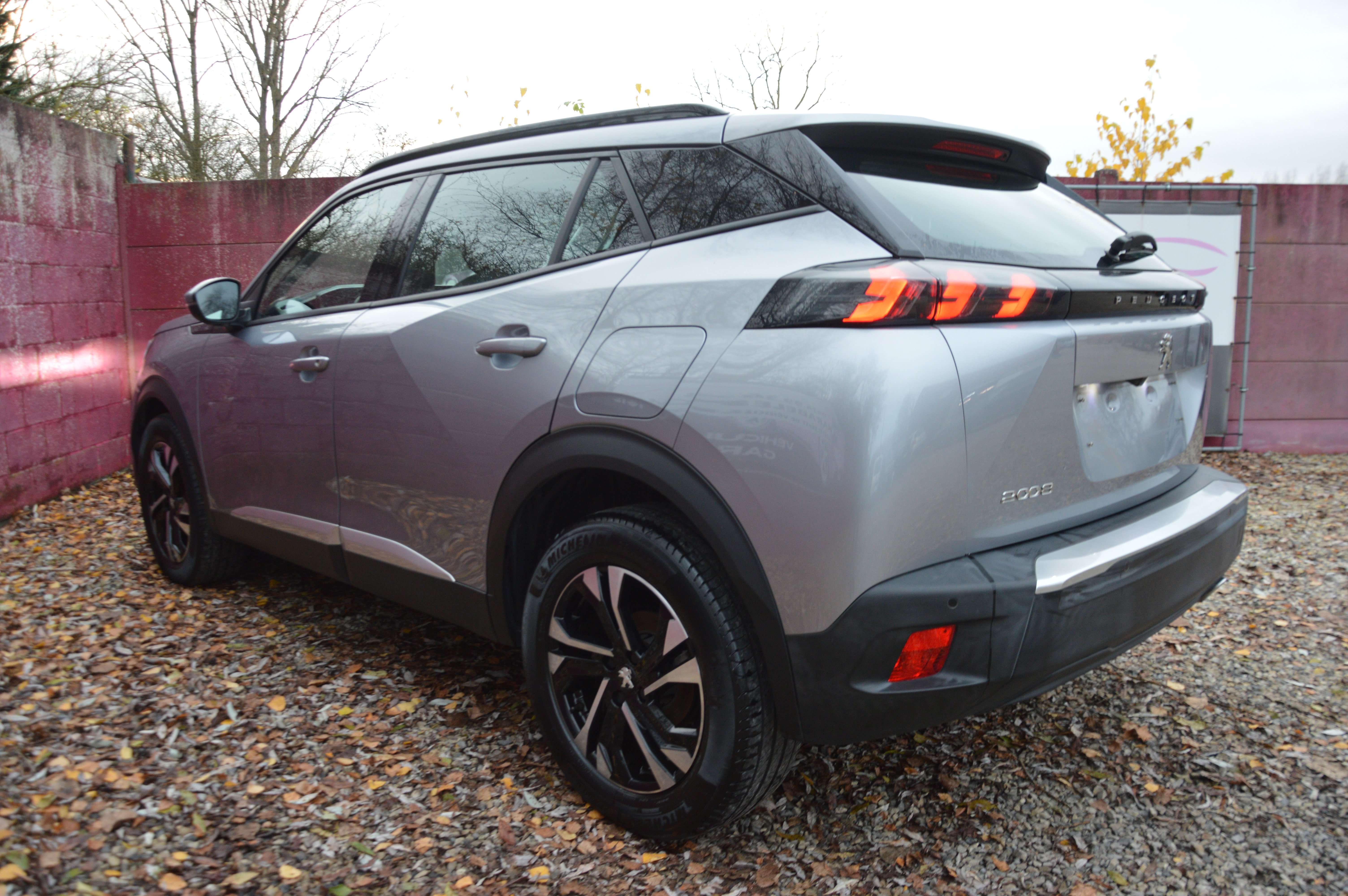 Peugeot 2008 1.5BlueHDi Allure BOITE AUT CARPLAY CAM 85.172KM