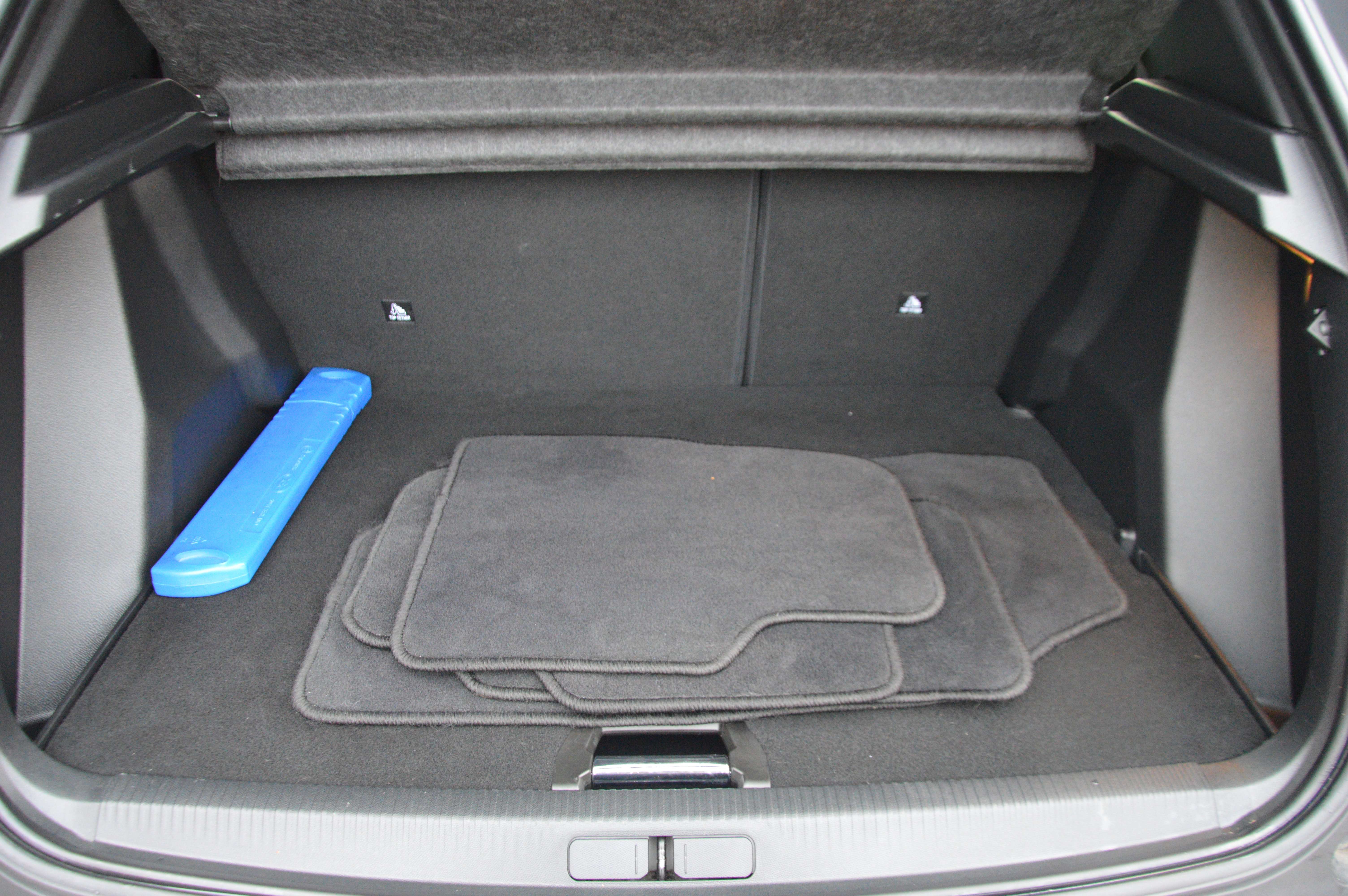 Peugeot 2008 1.5BlueHDi Allure BOITE AUT CARPLAY CAM 85.172KM