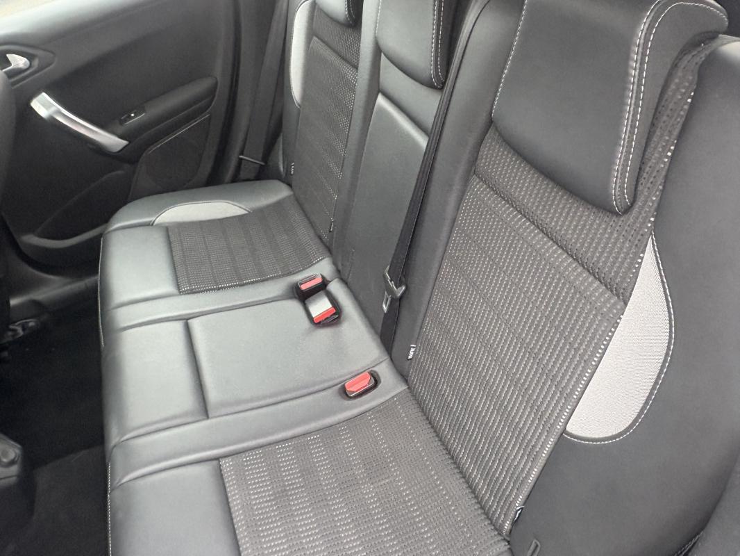 Peugeot 2008 BLUEHDI 120CV BOITE AUTOMATIQUE ALLURE
