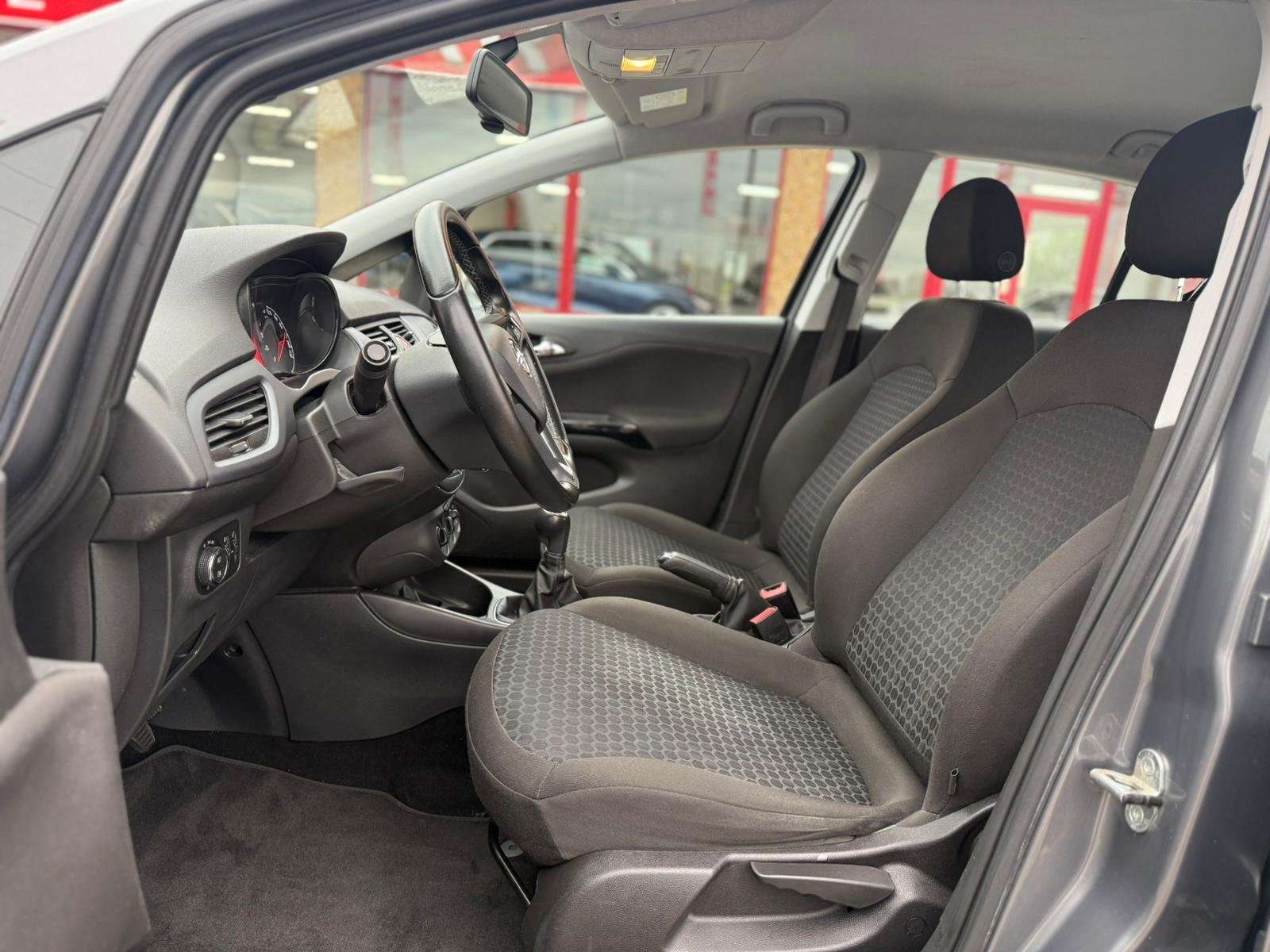 Opel Corsa 1.2i COSMO ESSENCE  5 PORTES