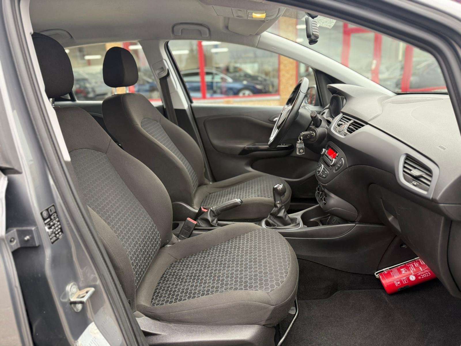 Opel Corsa 1.2i COSMO ESSENCE  5 PORTES