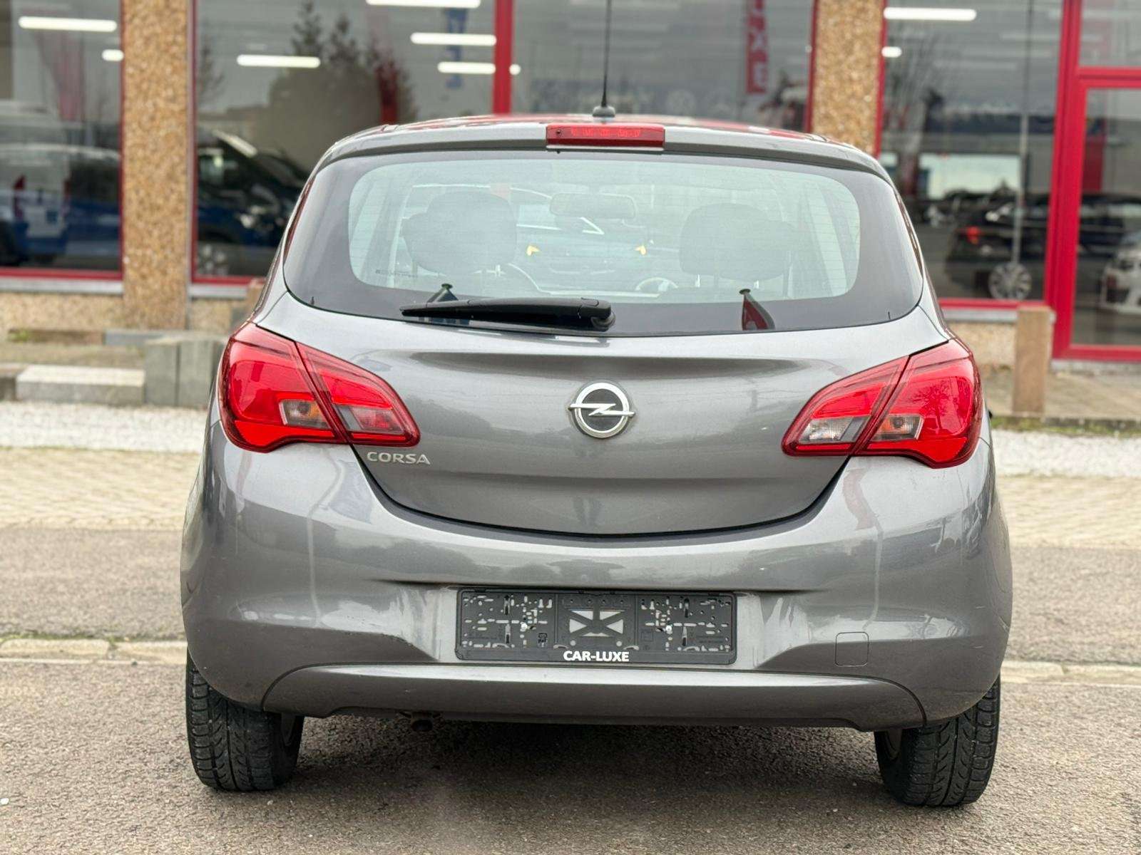 Opel Corsa 1.2i COSMO ESSENCE  5 PORTES