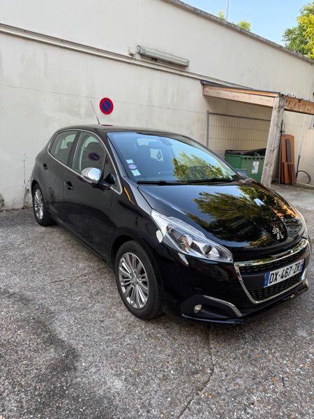 Peugeot 208 (2) 1.2 PURETECH 82 ALLURE 5P