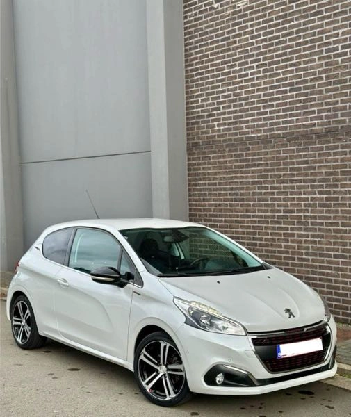 Peugeot 208 (2) 1.2 PURETECH 110 S&amp;S GT LINE 3P
