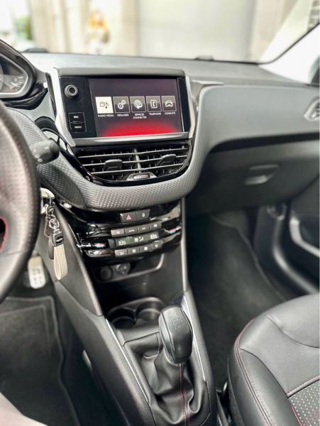 Peugeot 208 (2) 1.2 PURETECH 110 S&amp;S GT LINE 3P