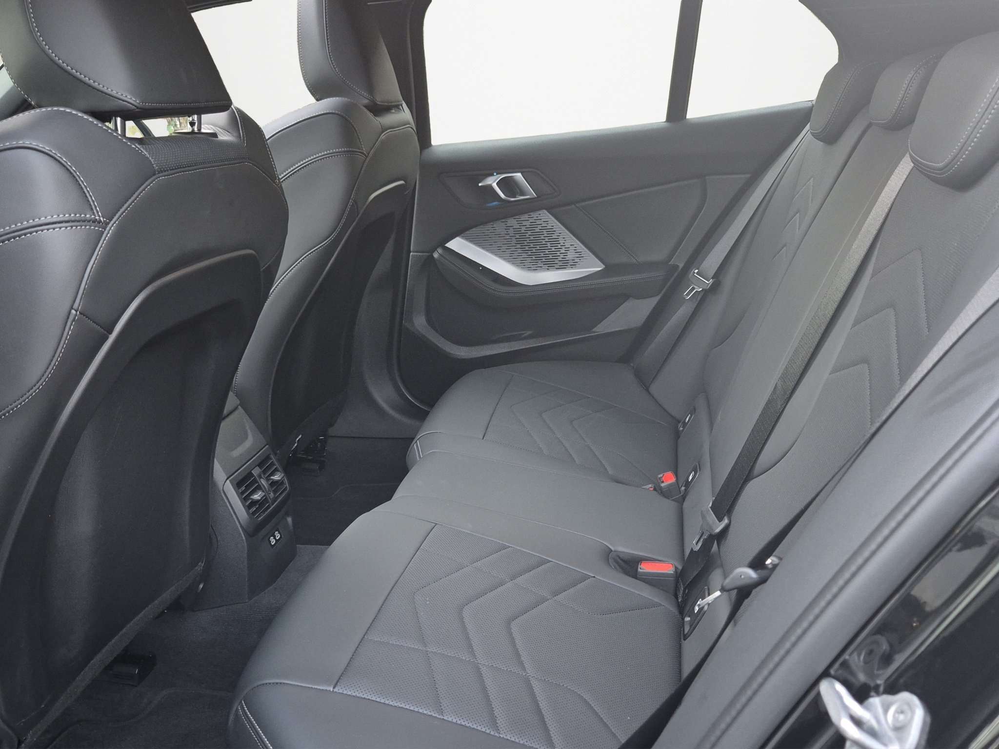 BMW 120 120iAS MHEV - Finition "M Sport" - Proche du Neuf - Garantie Constructeur - Dispo Rapide - Zone LEZ Ok