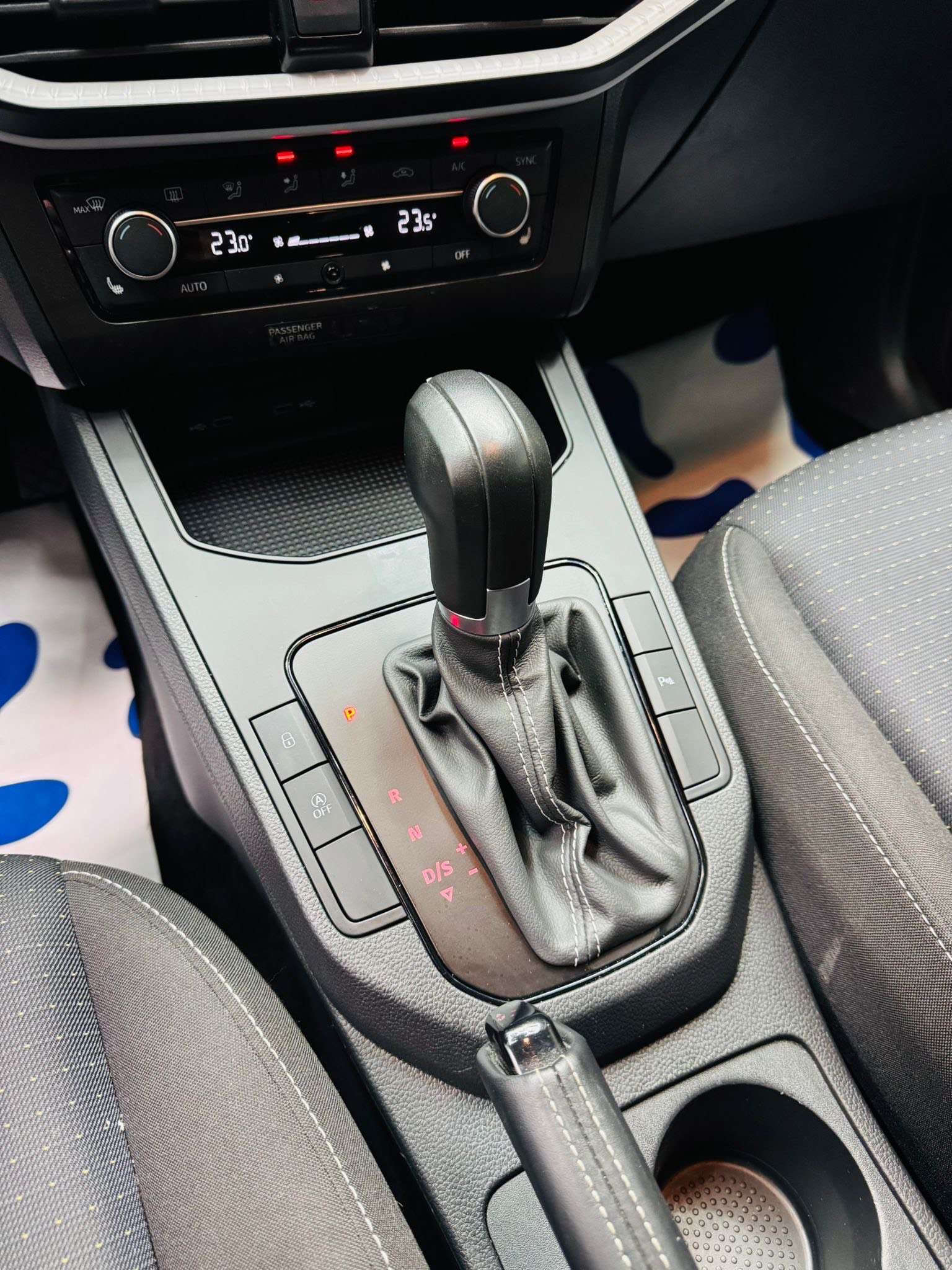 SEAT Ibiza **DSG**GARANTIE 12 MOIS **