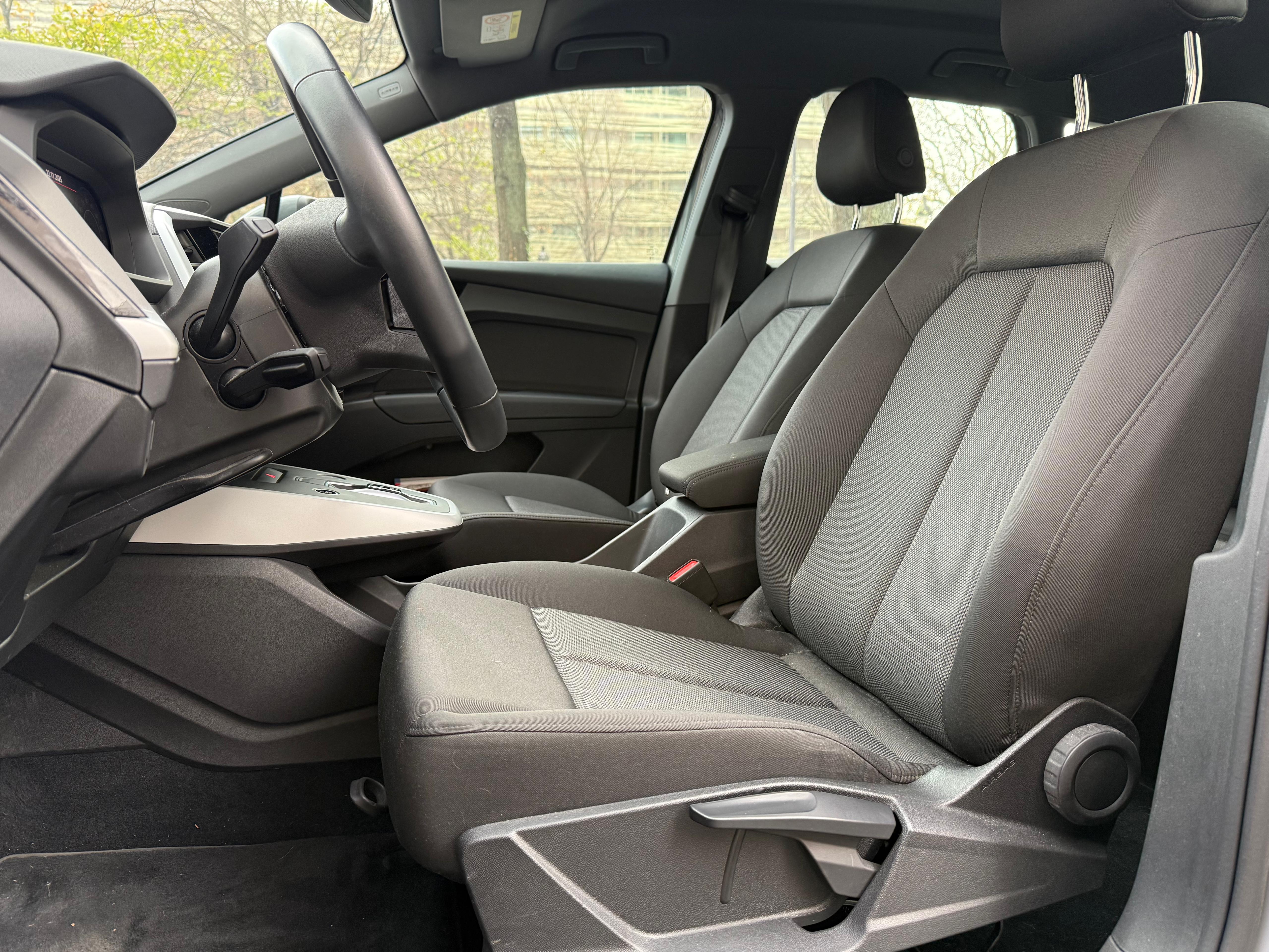 Audi Q4 40 E-TRON Design 82 kWh 205 Cv 1ère Main