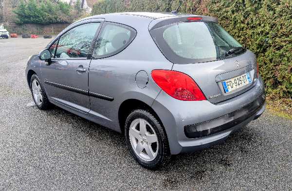 Peugeot 207 (2) 1.4 VTI 95 URBAN MOVE 3P